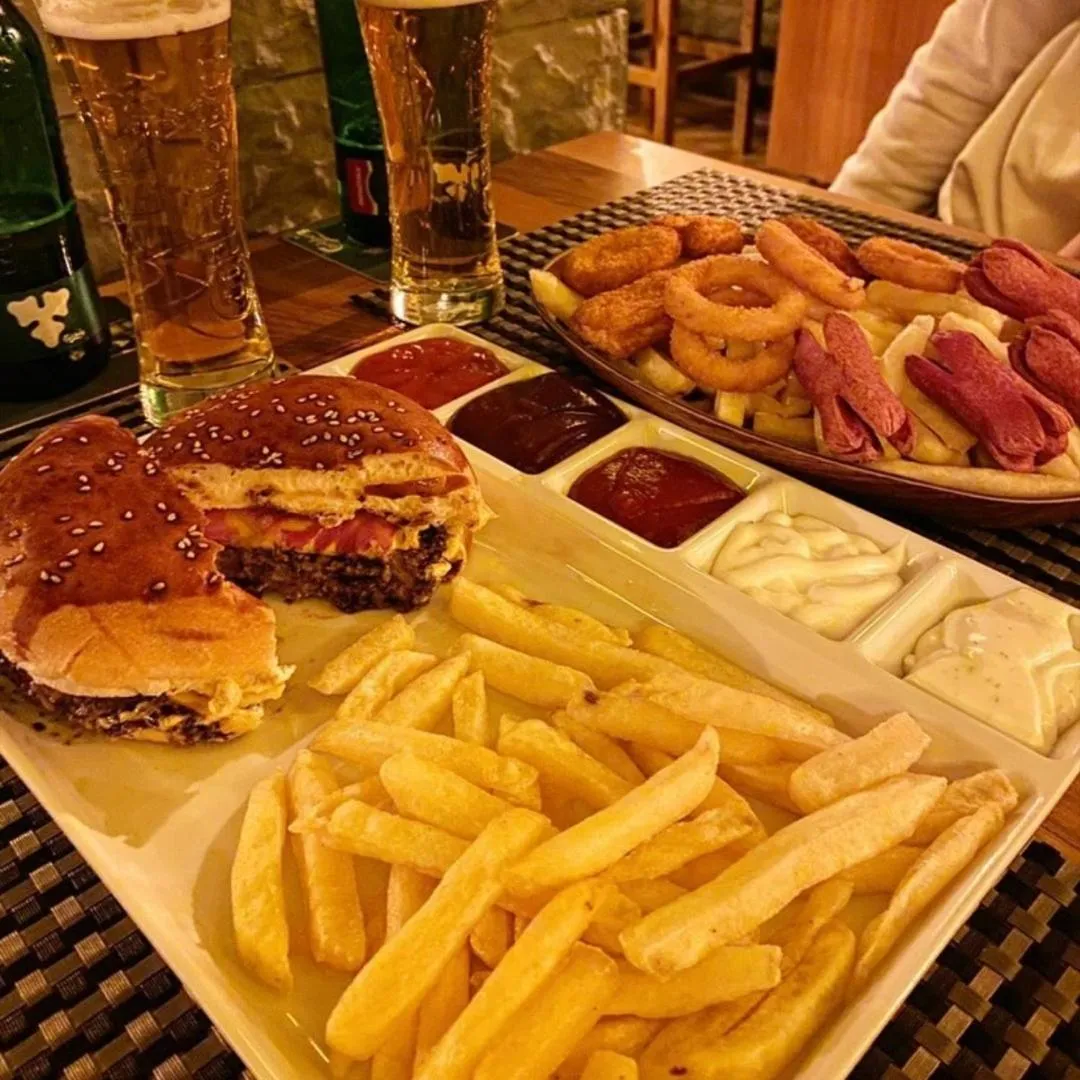 Food and drinks in Eriza Hotel