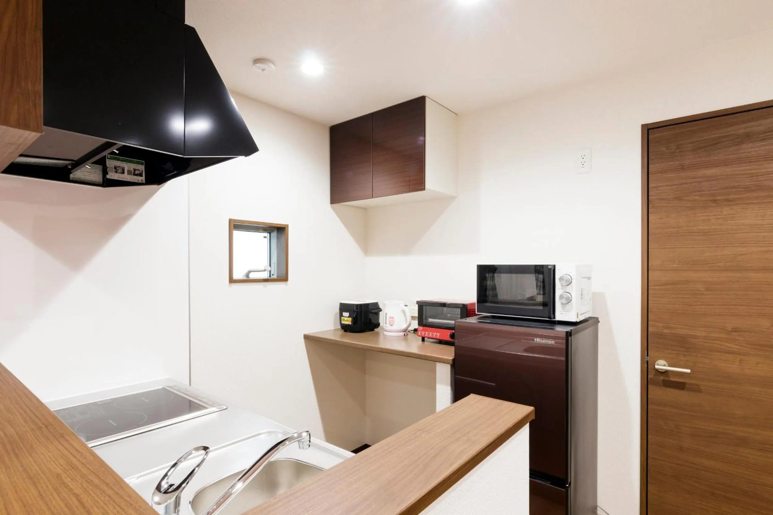 Crescent Moon Nakanoshimbashi