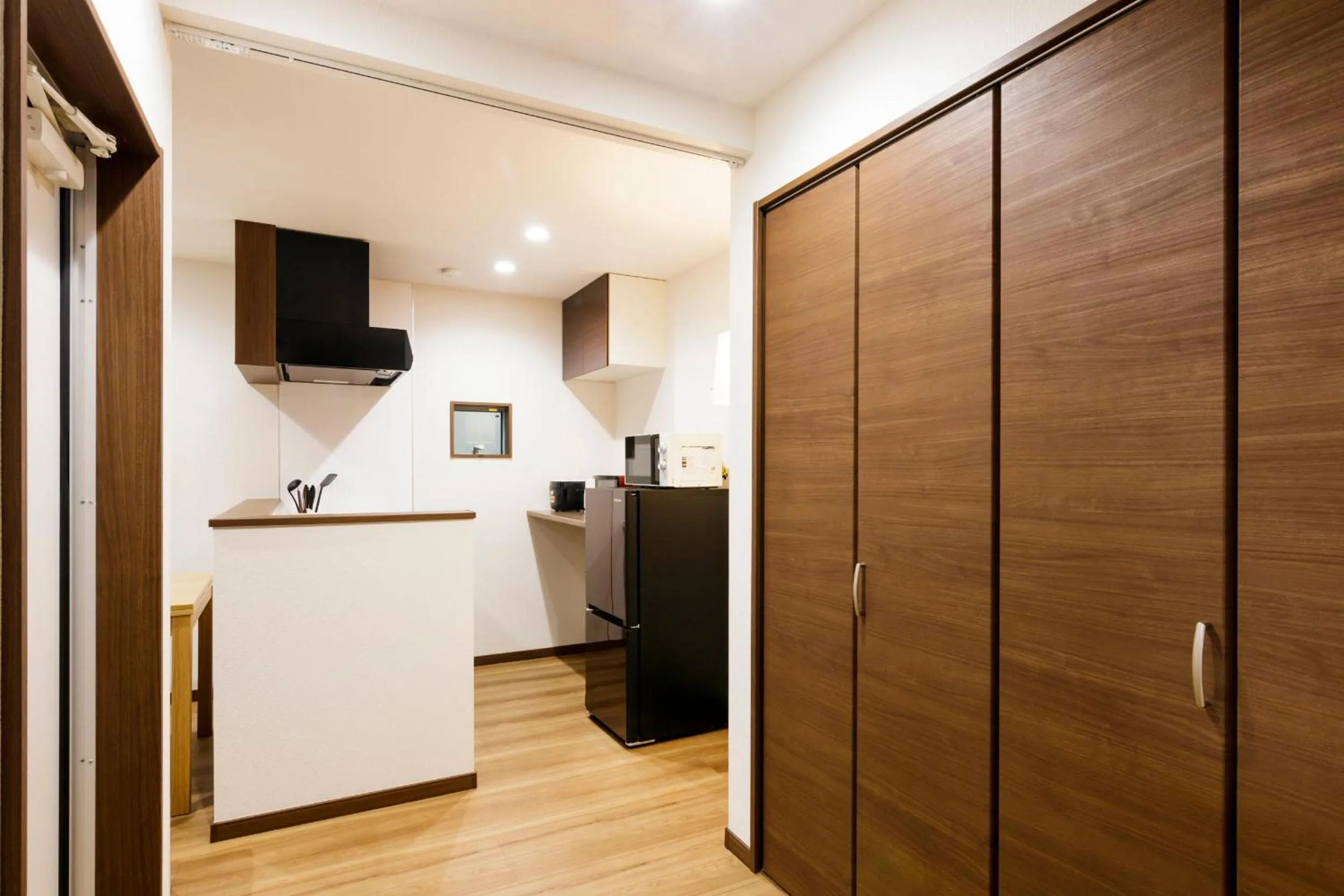 Crescent Moon Nakanoshimbashi