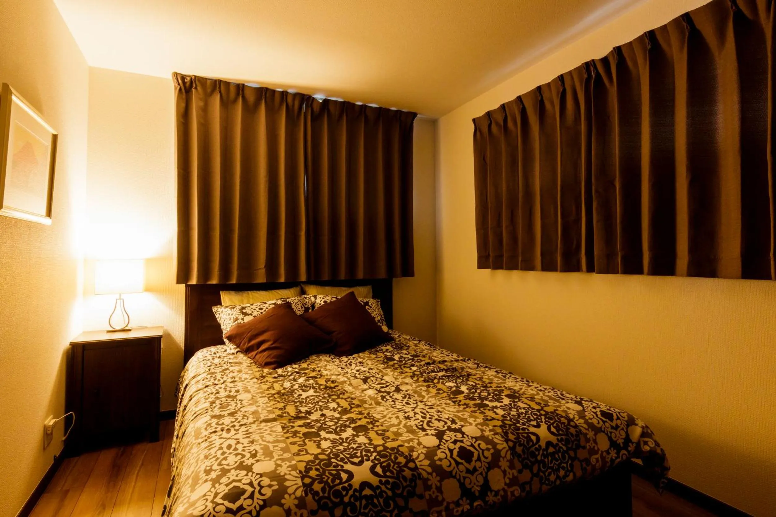 Bed in Crescent Moon Nakanoshimbashi