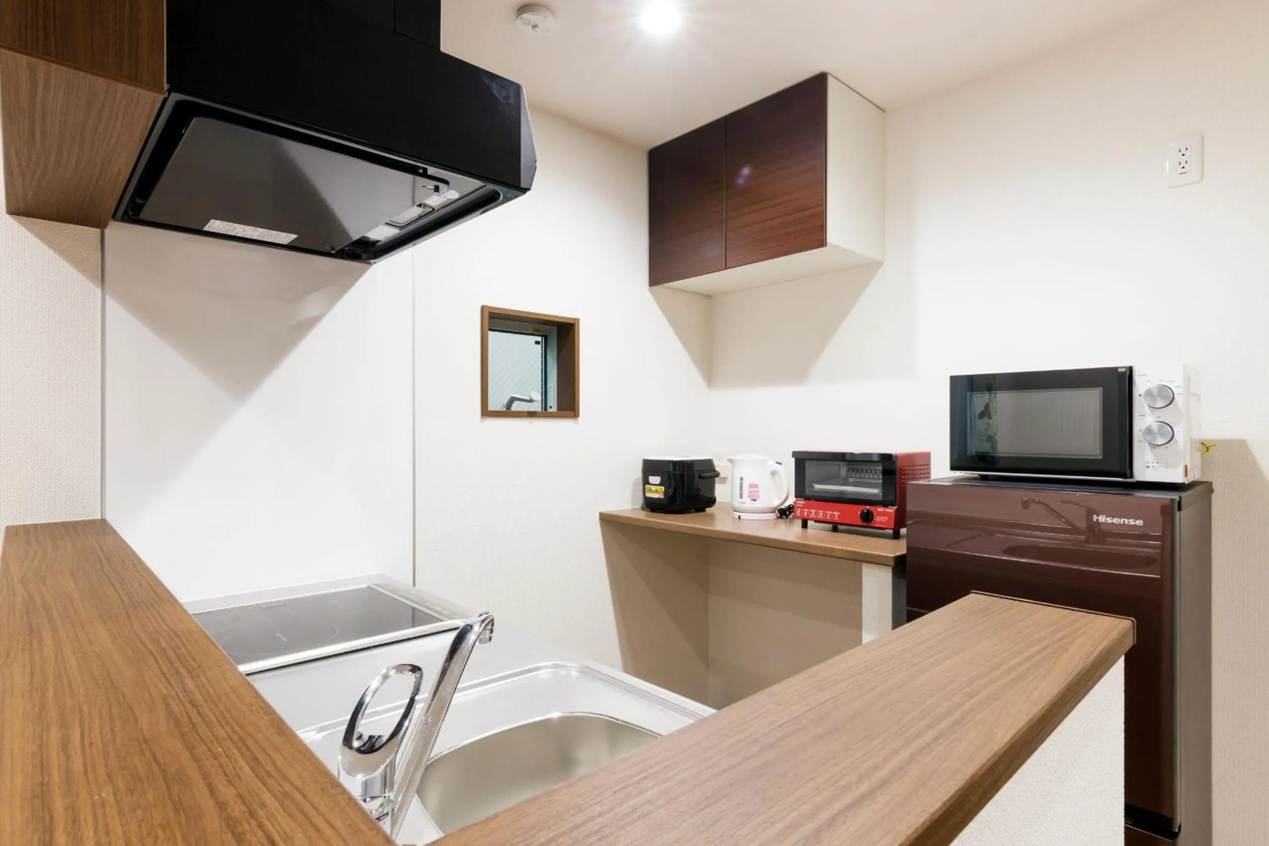 Crescent Moon Nakanoshimbashi