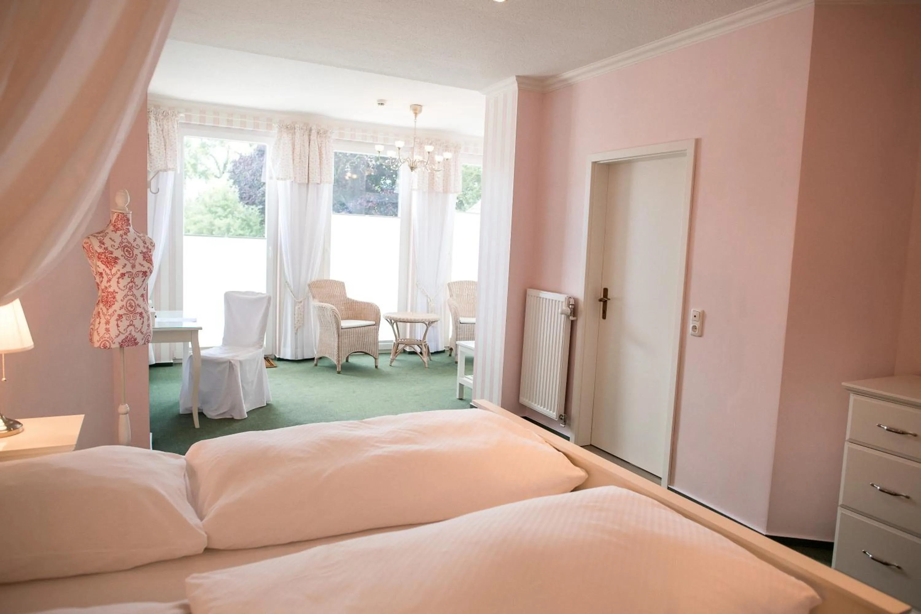 Decorative detail, Bed in Alter Landkrug