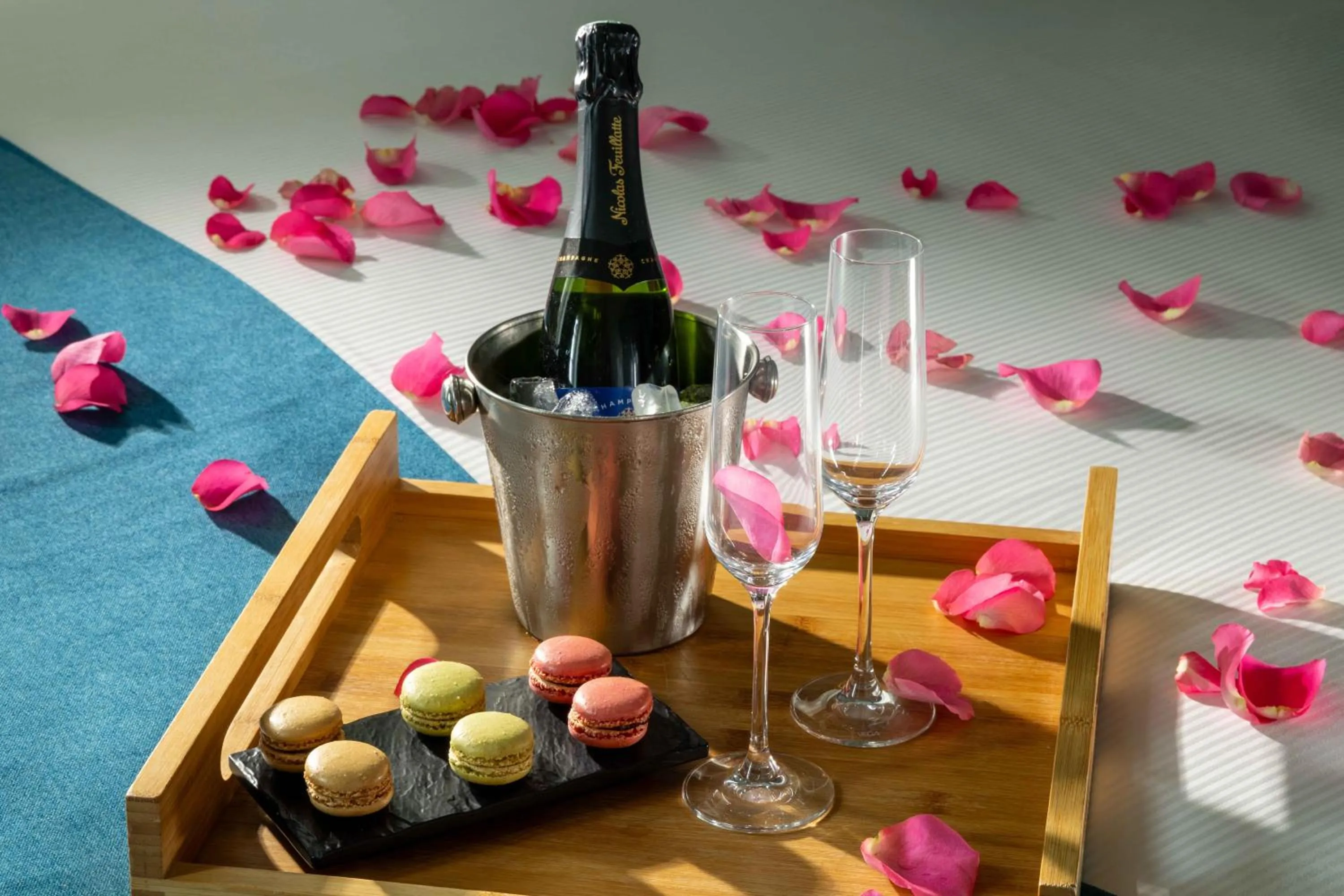 Bedroom in Lyric Hotel Paris Opera