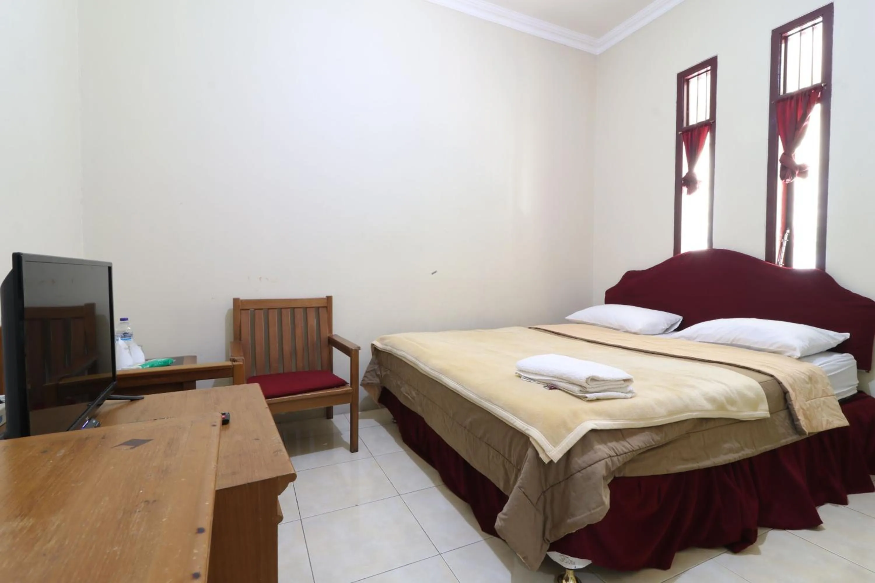 Evening entertainment, Bed in Kampung Pa'go Resort Hotel