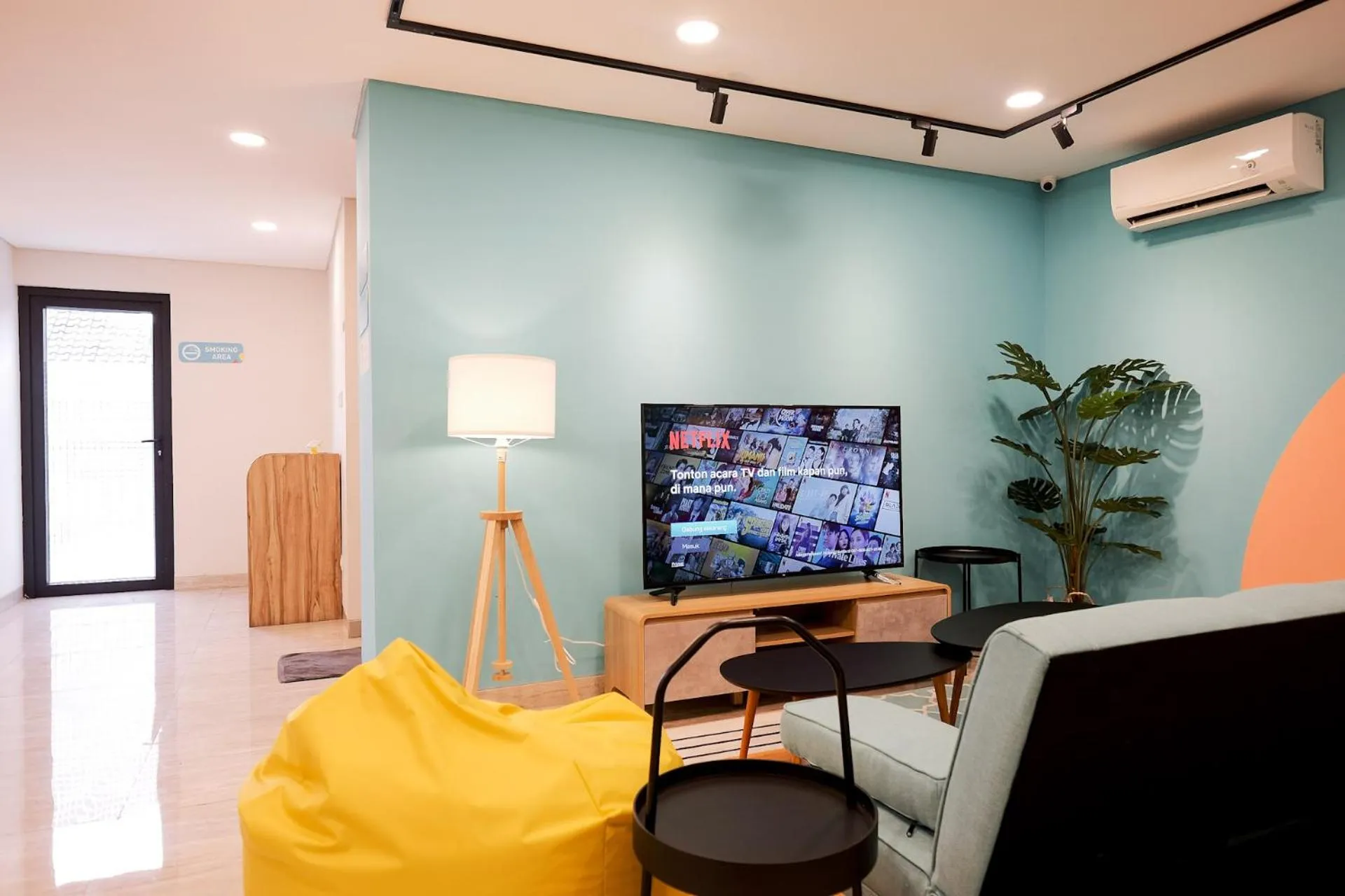 TV and multimedia in Sans Hotel Puri Indah Jakarta