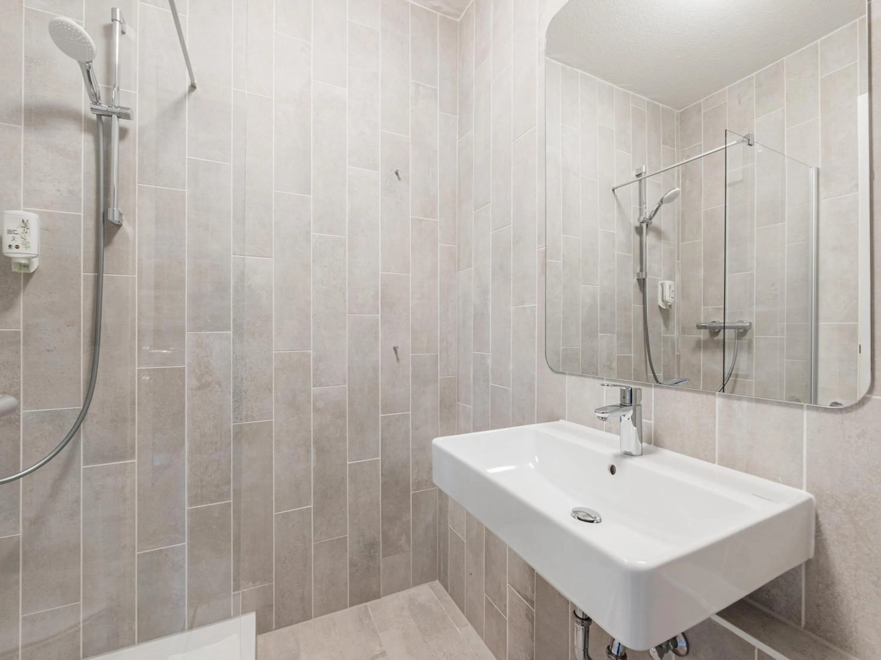 Shower in Best Western Hotel Rastatt