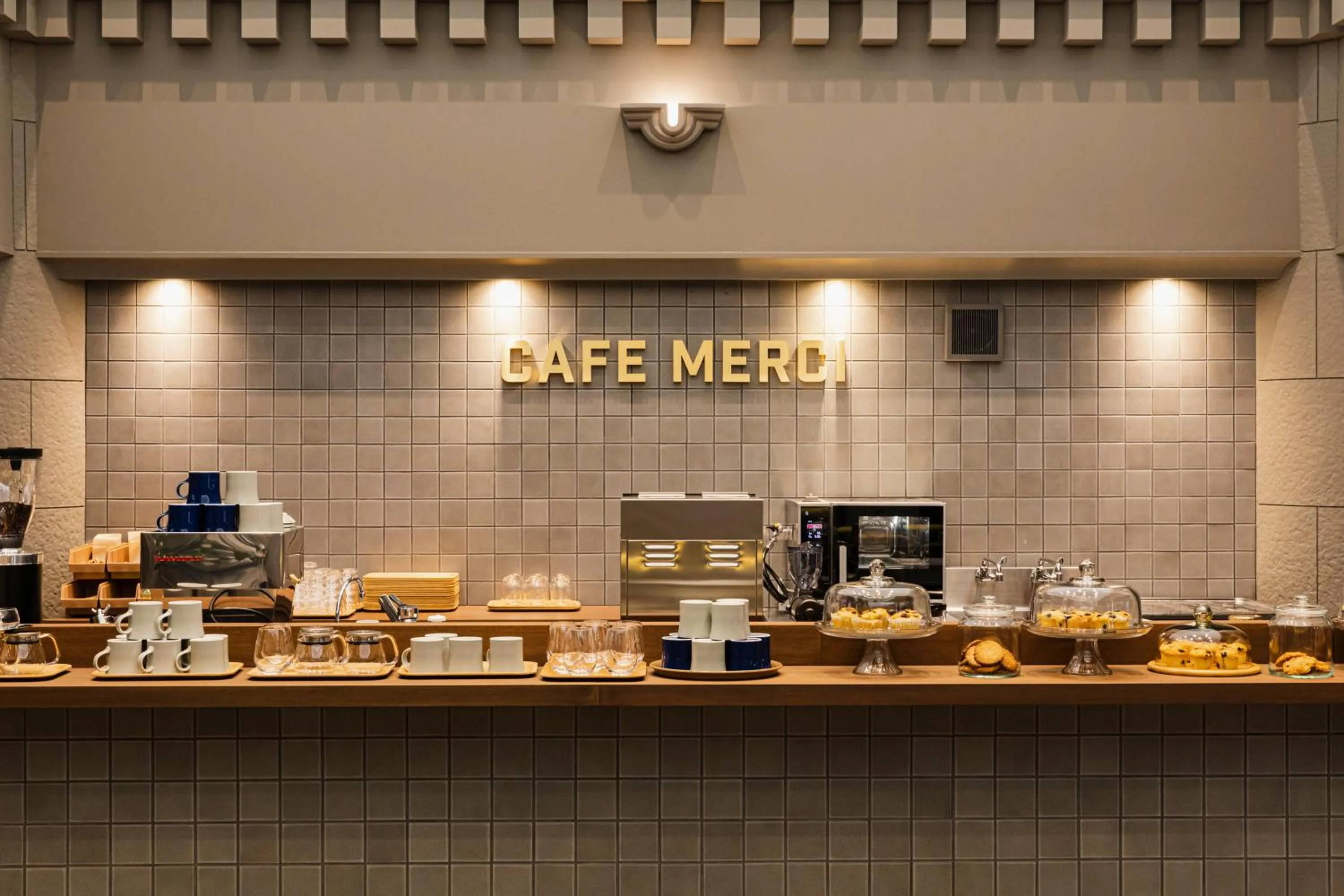 Food and drinks in Hotel Arthur KITAHAMA BASE