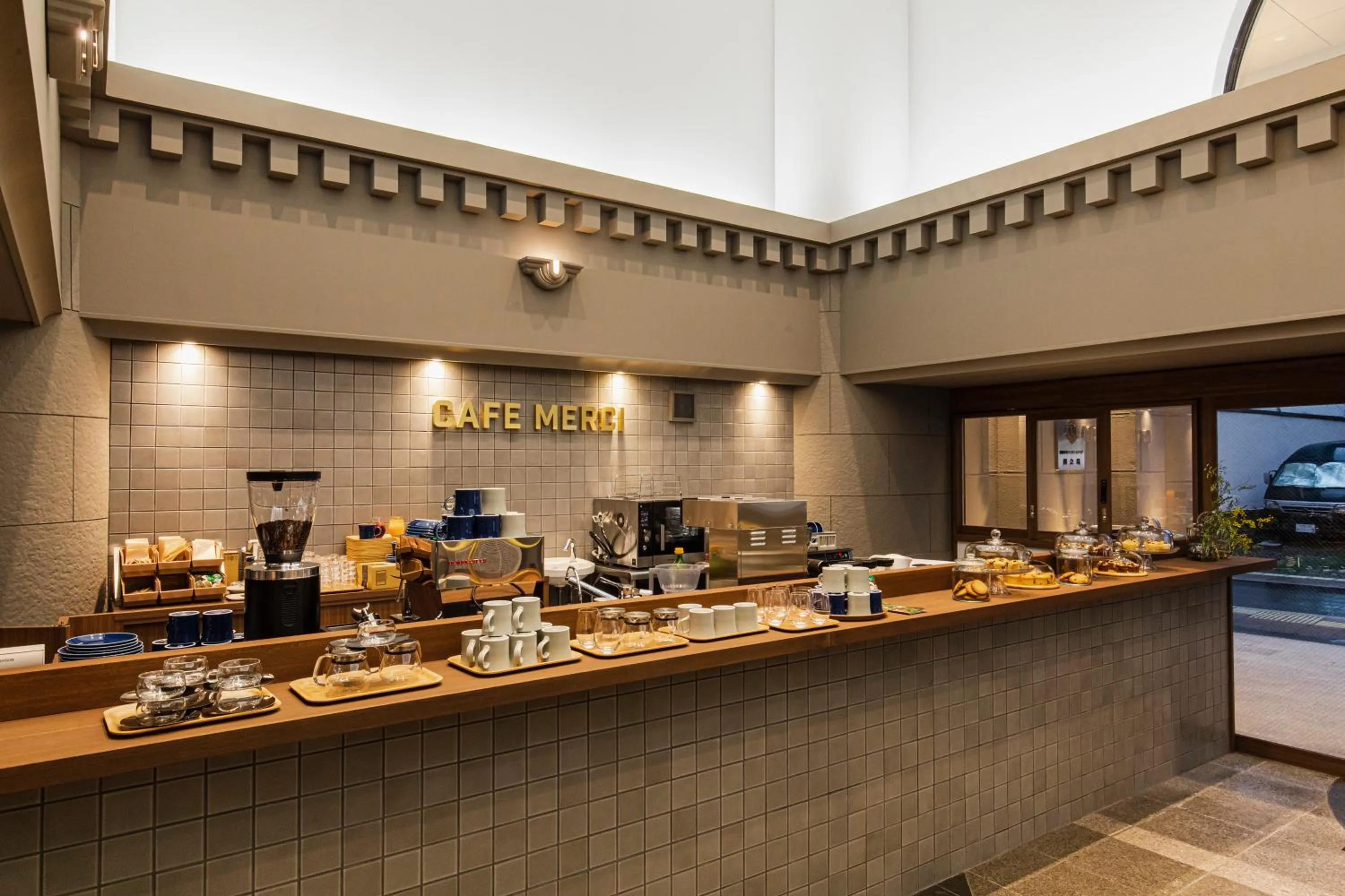 Food and drinks in Hotel Arthur KITAHAMA BASE