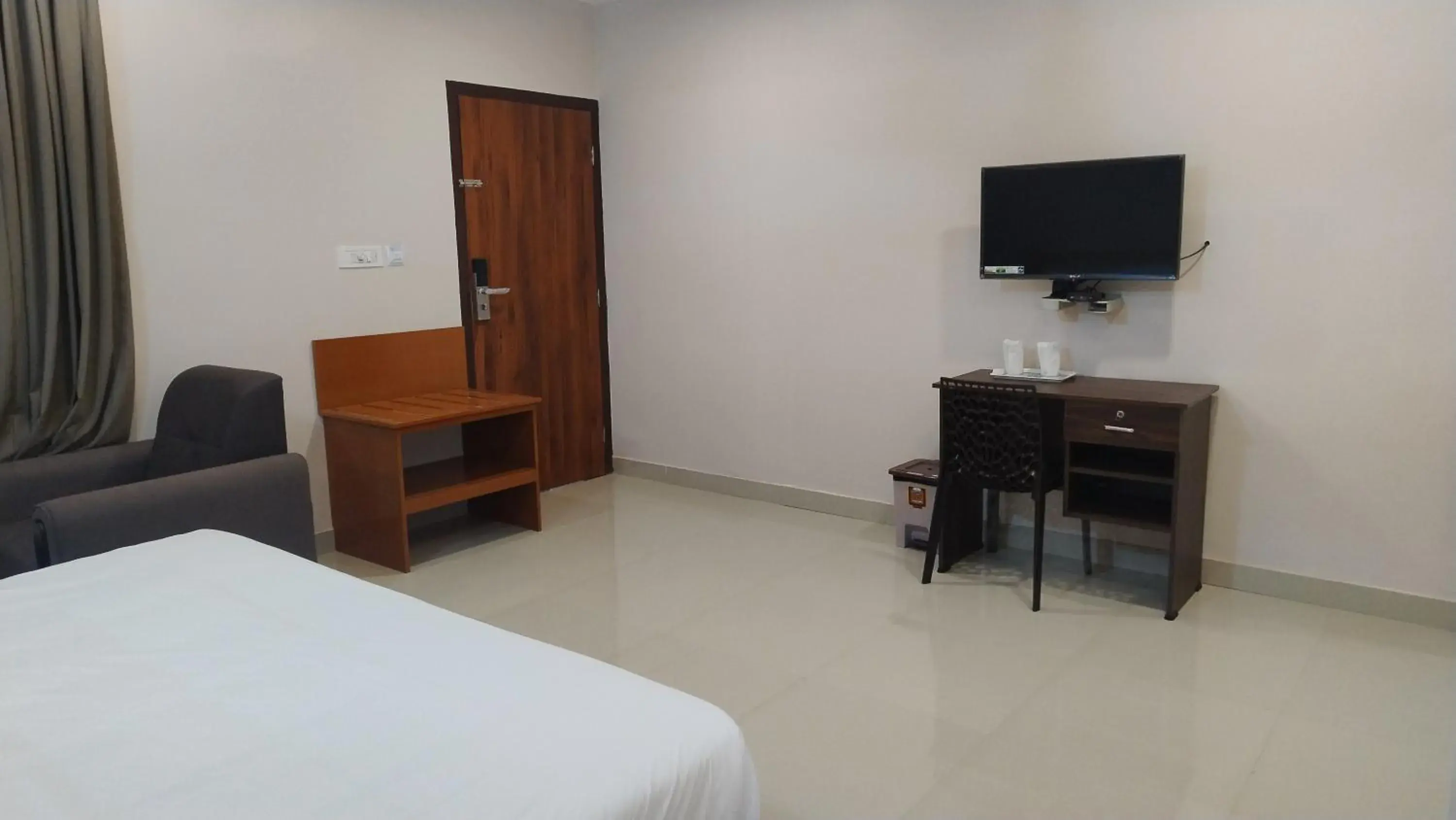 Suite - single occupancy in Gateway Airport Hotel Suite - single occupancy in Gateway Airport Hotel