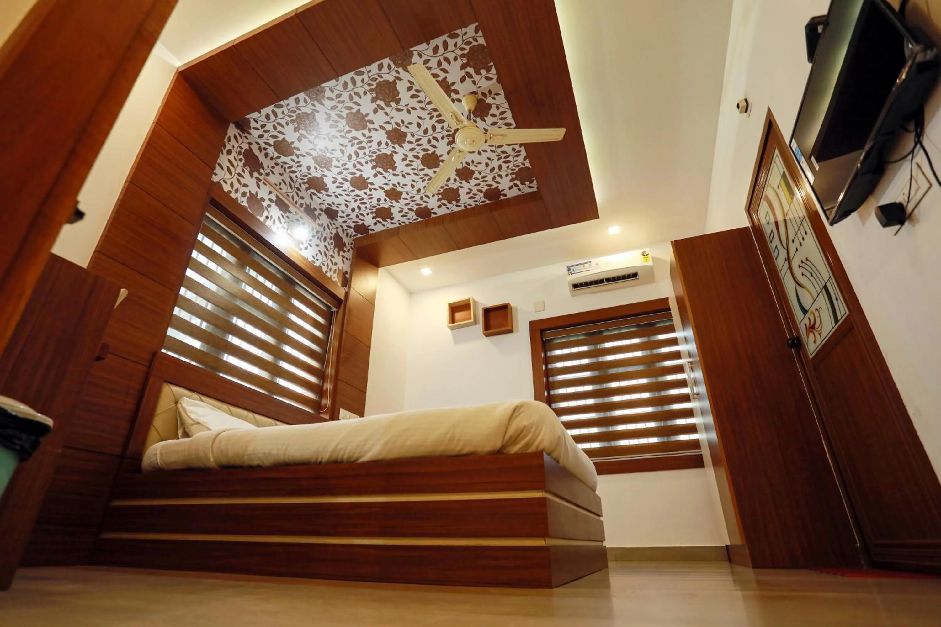 Bedroom, Bed in Gateway Airport Hotel