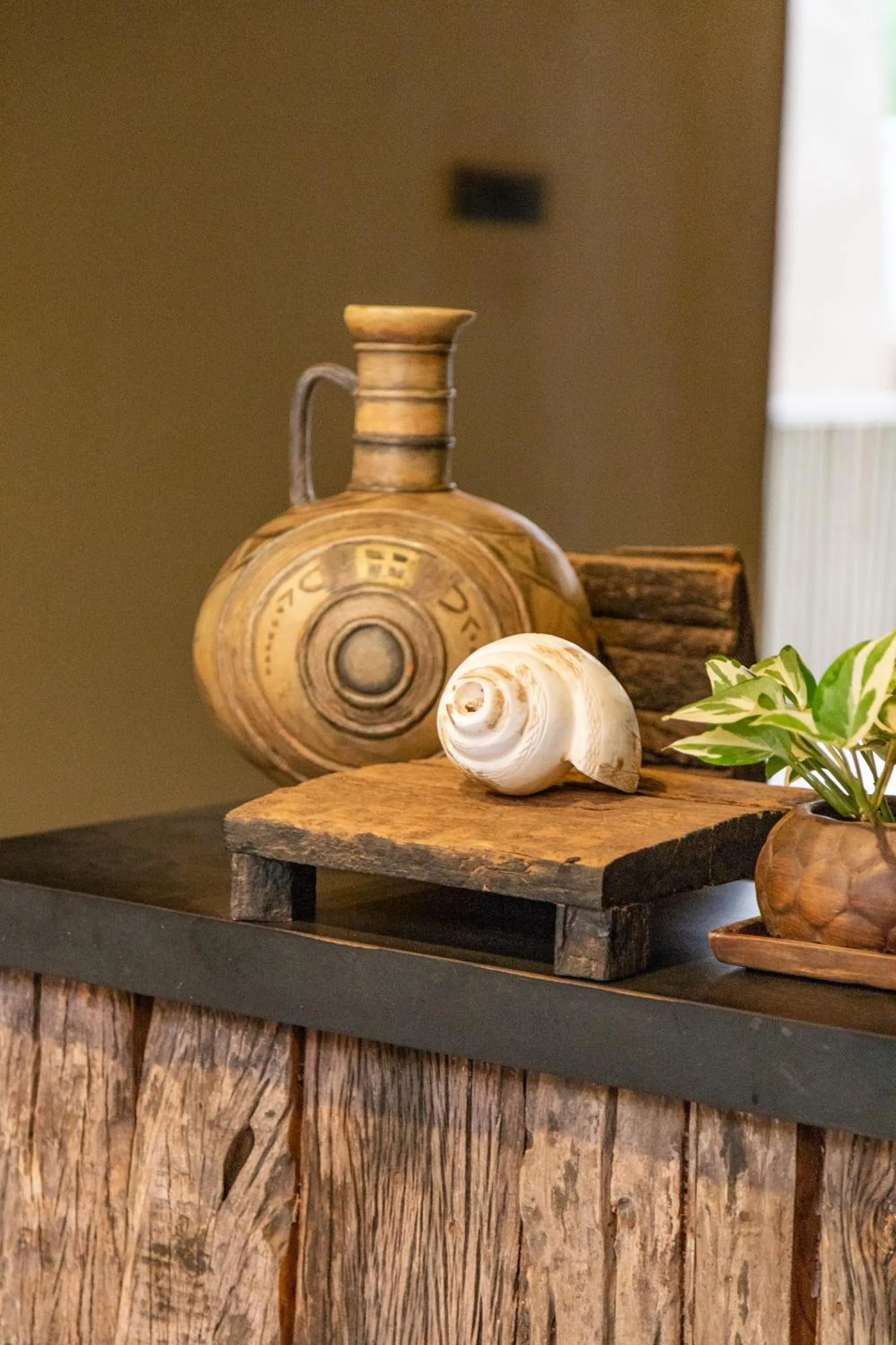 hair dresser in 3102bce - A Vedic Resort