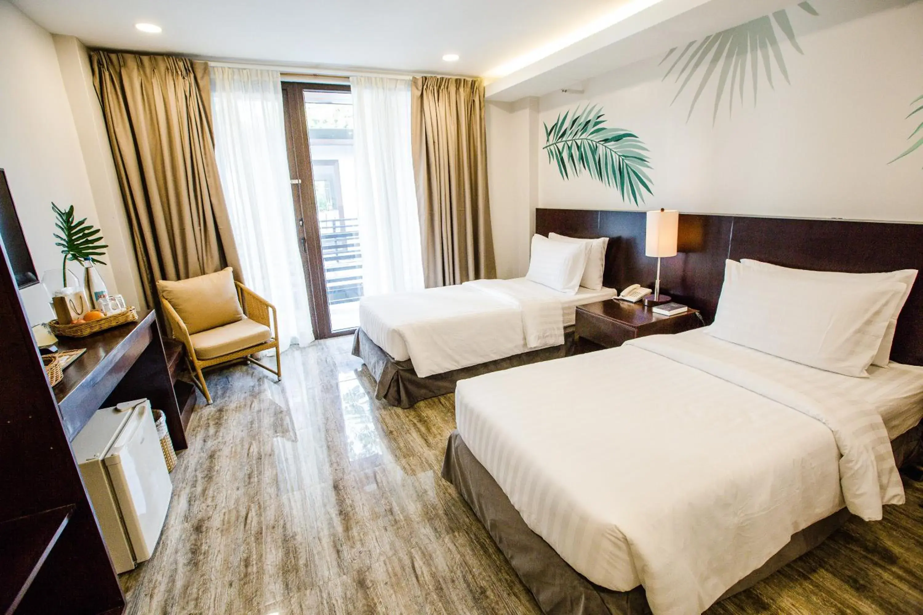 Superior Double or Twin Room with Garden View in Holiday Suites Port Barton Superior Double or Twin Room with Garden View in Holiday Suites Port Barton