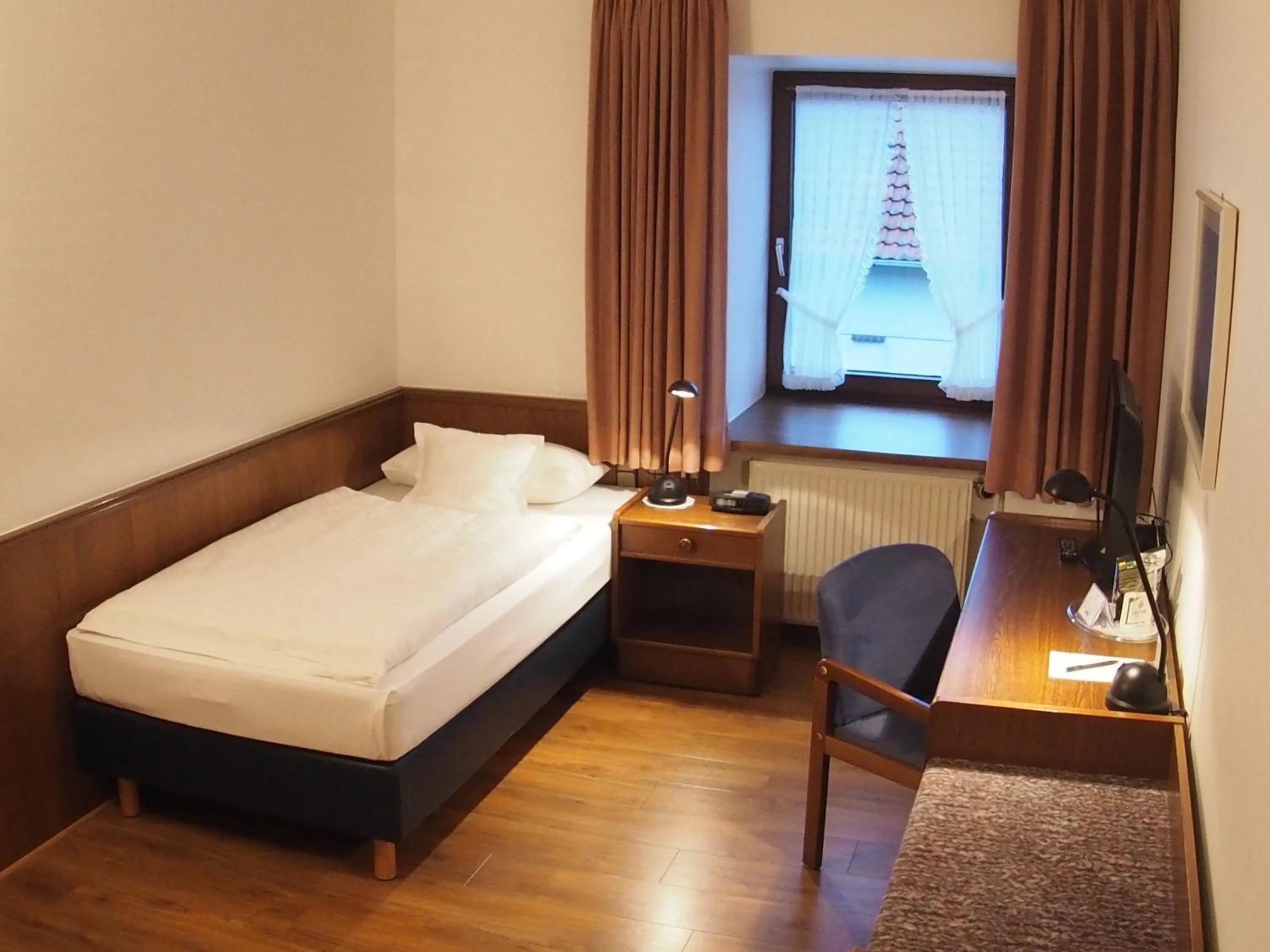 Photo of the whole room, Bed in Jägerhof