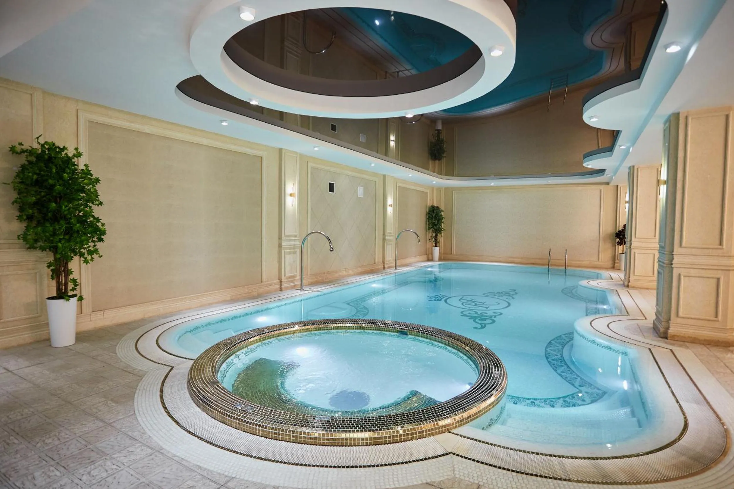 Swimming pool in Royal Hotel Samarkand