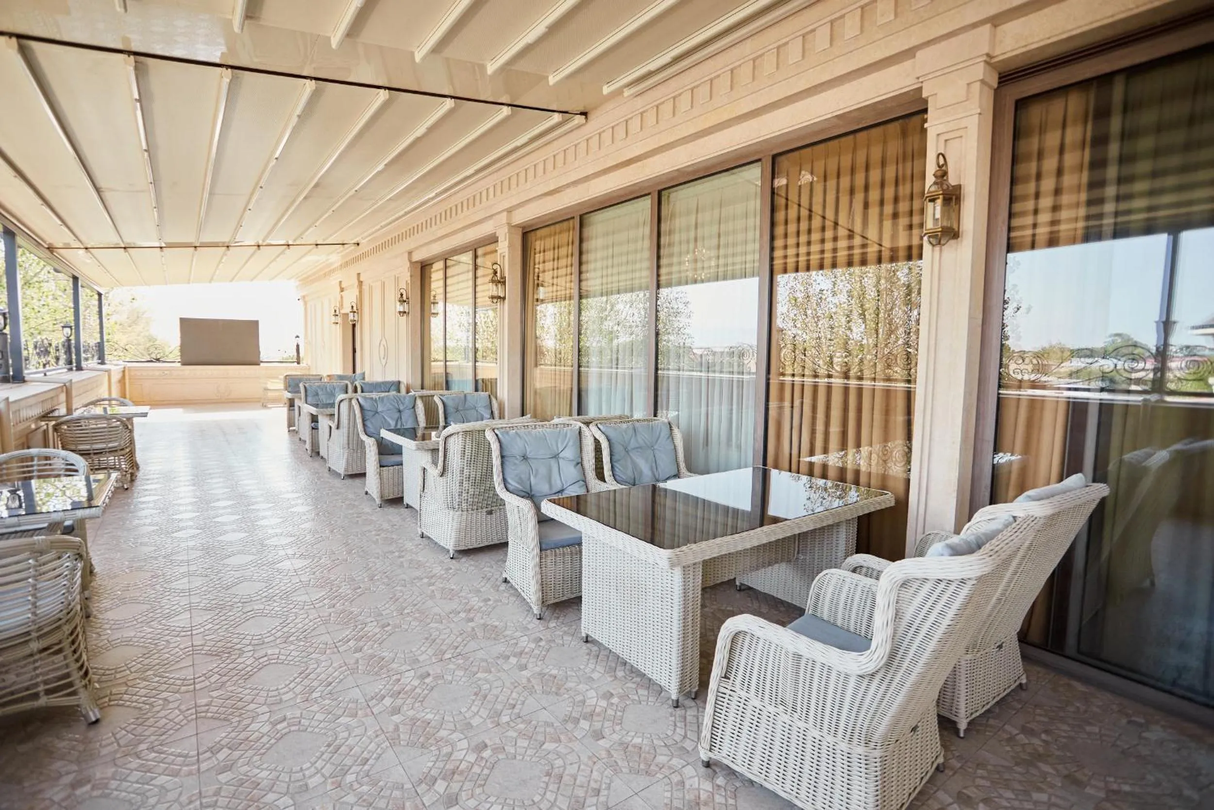 Restaurant/places to eat in Royal Hotel Samarkand