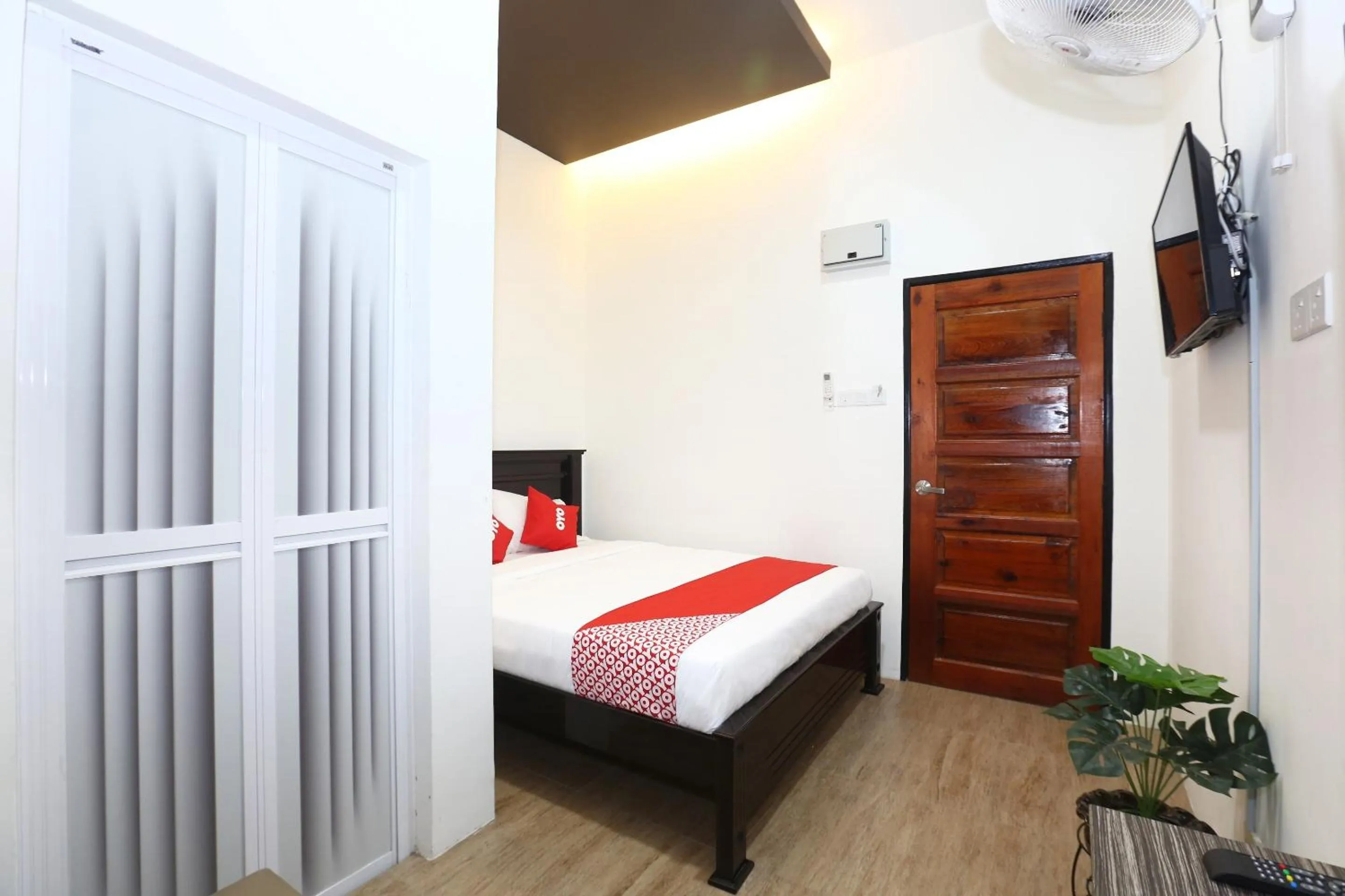 Bedroom, Bed in Hotel O Ady Hotel