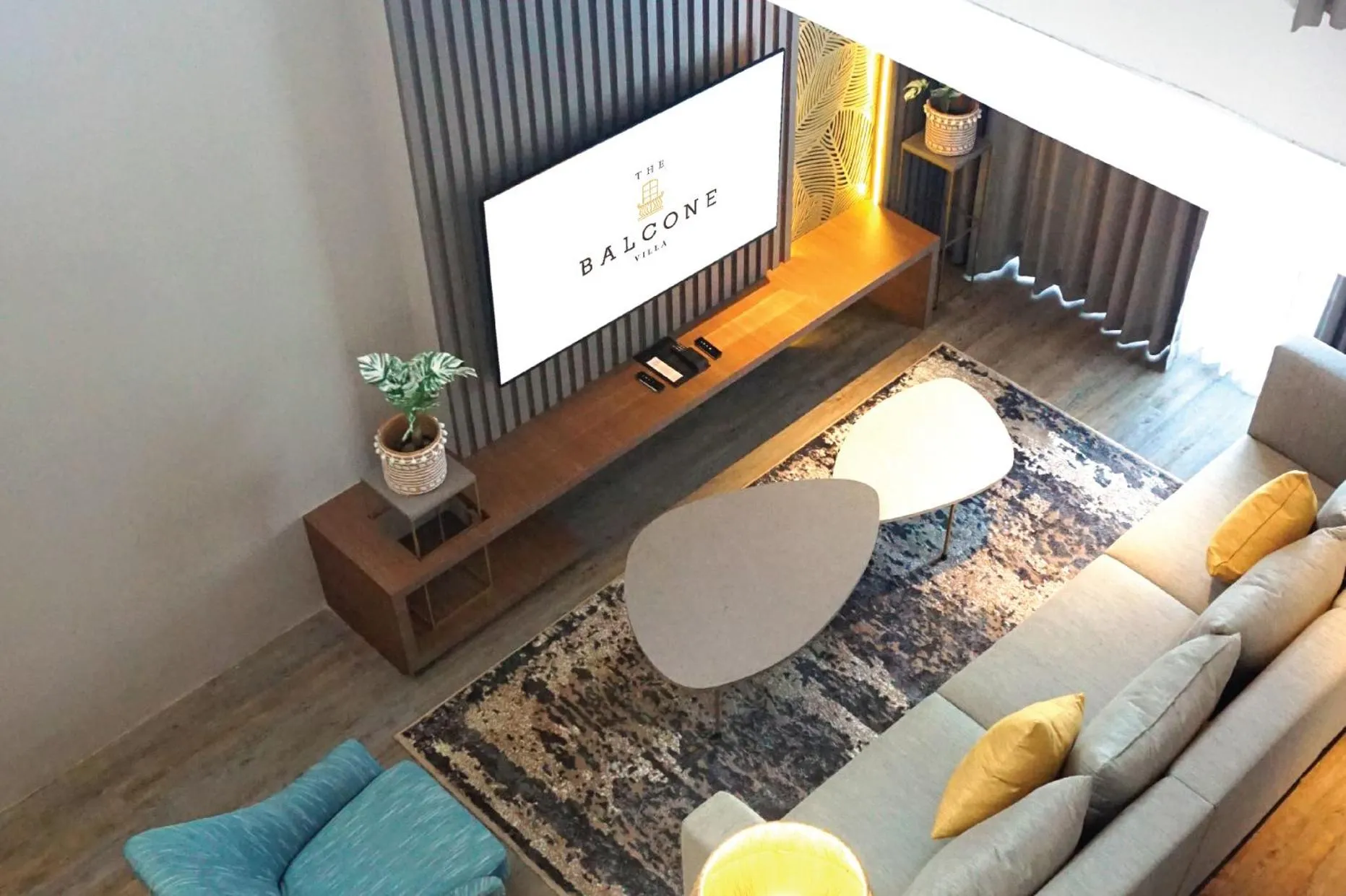 Communal lounge/ TV room in The Balcone Suites & Resort