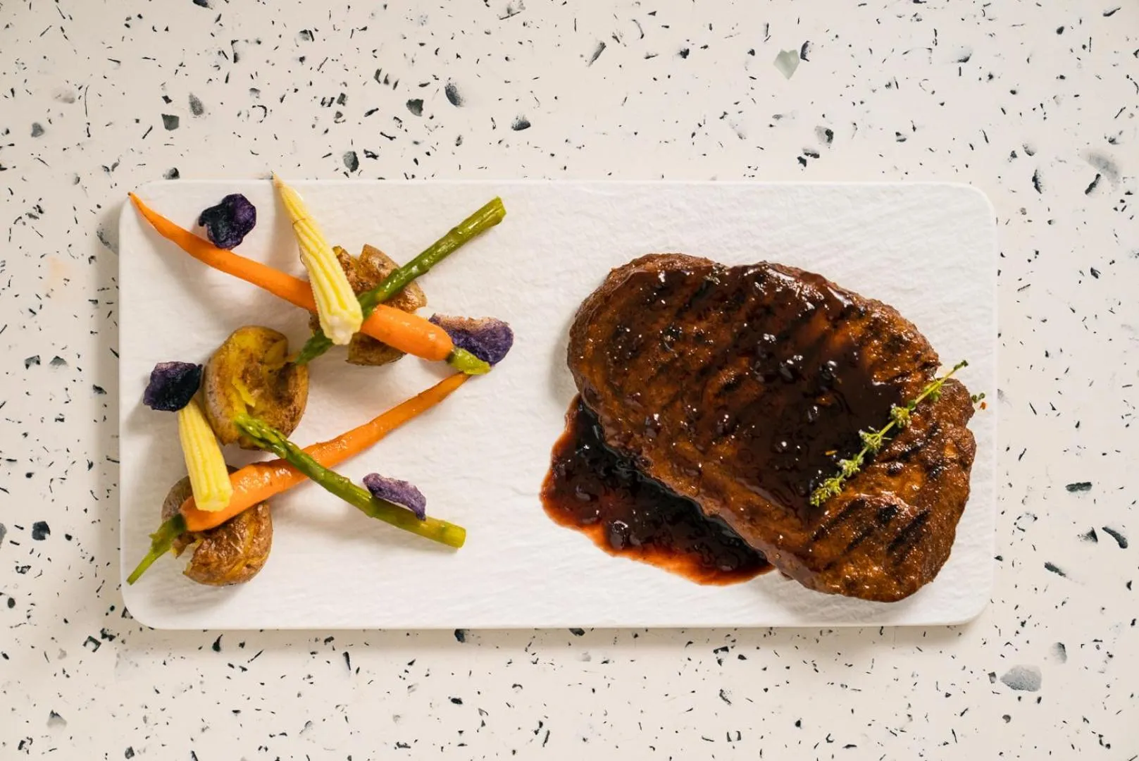 Restaurant/places to eat in Koukoumi Vegan Boutique Hotel