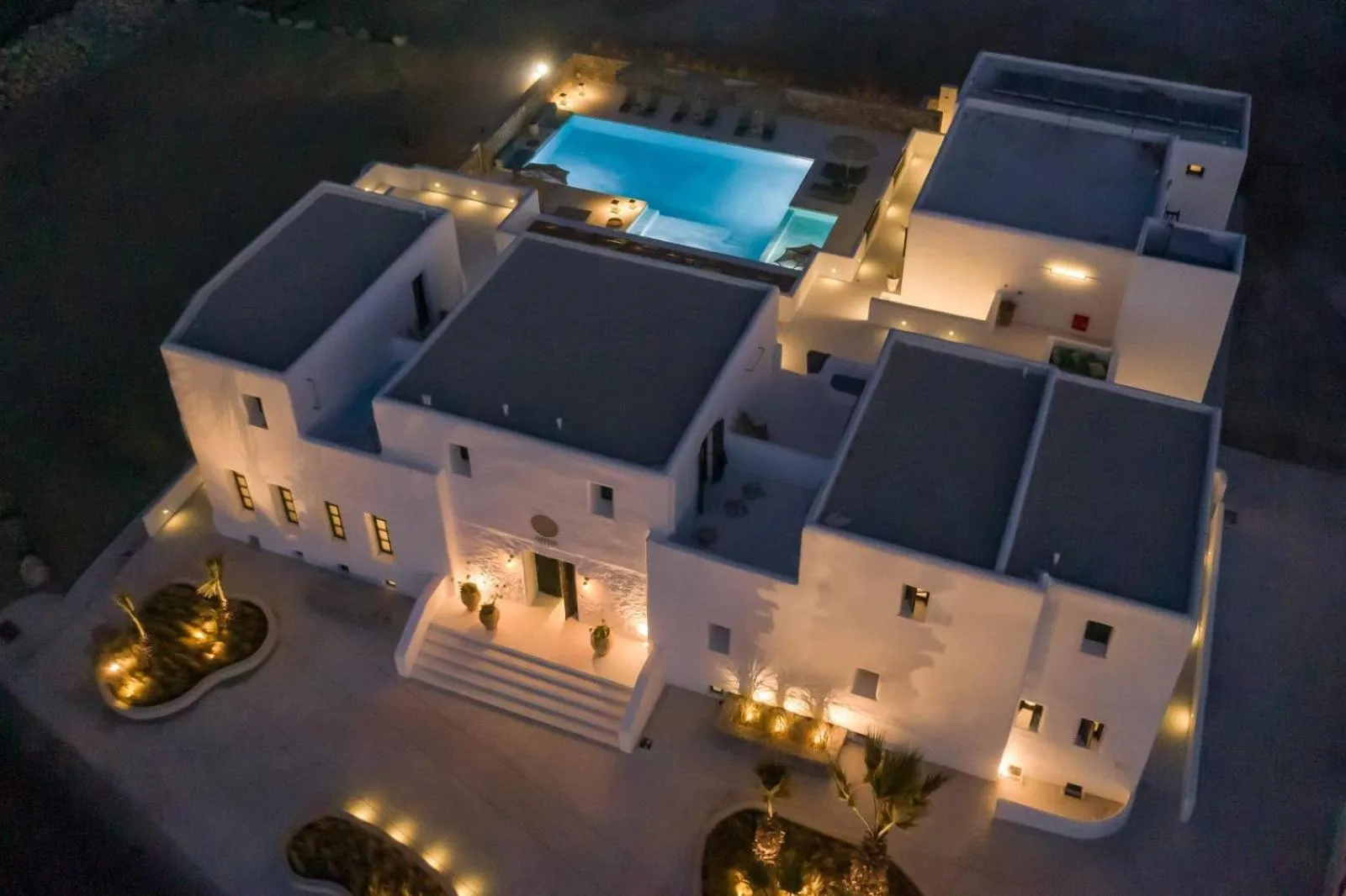 Property building in Koukoumi Vegan Boutique Hotel