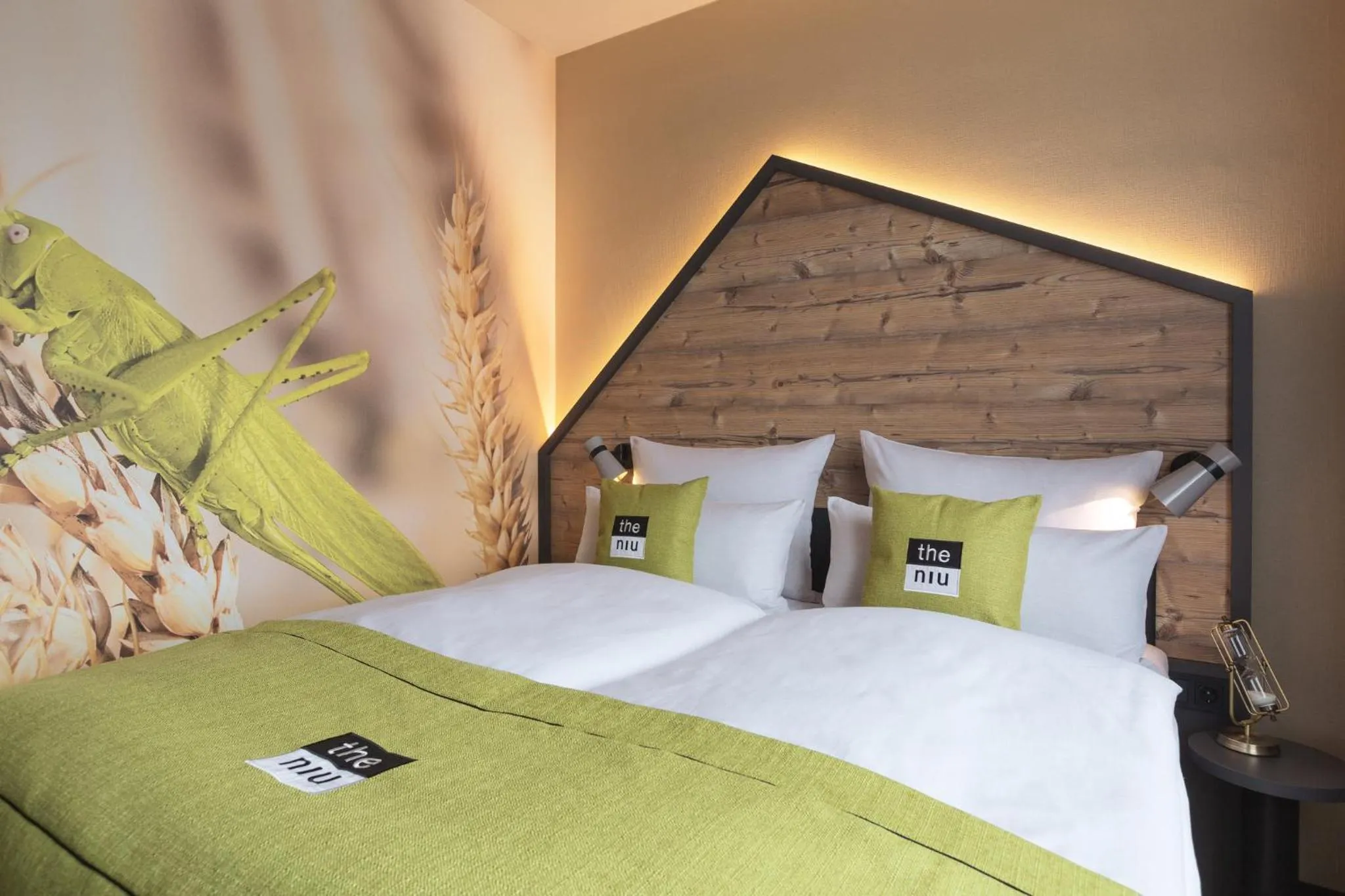 Photo of the whole room, Bed in Holiday Inn - the niu, Mill Cologne Mülheim by IHG