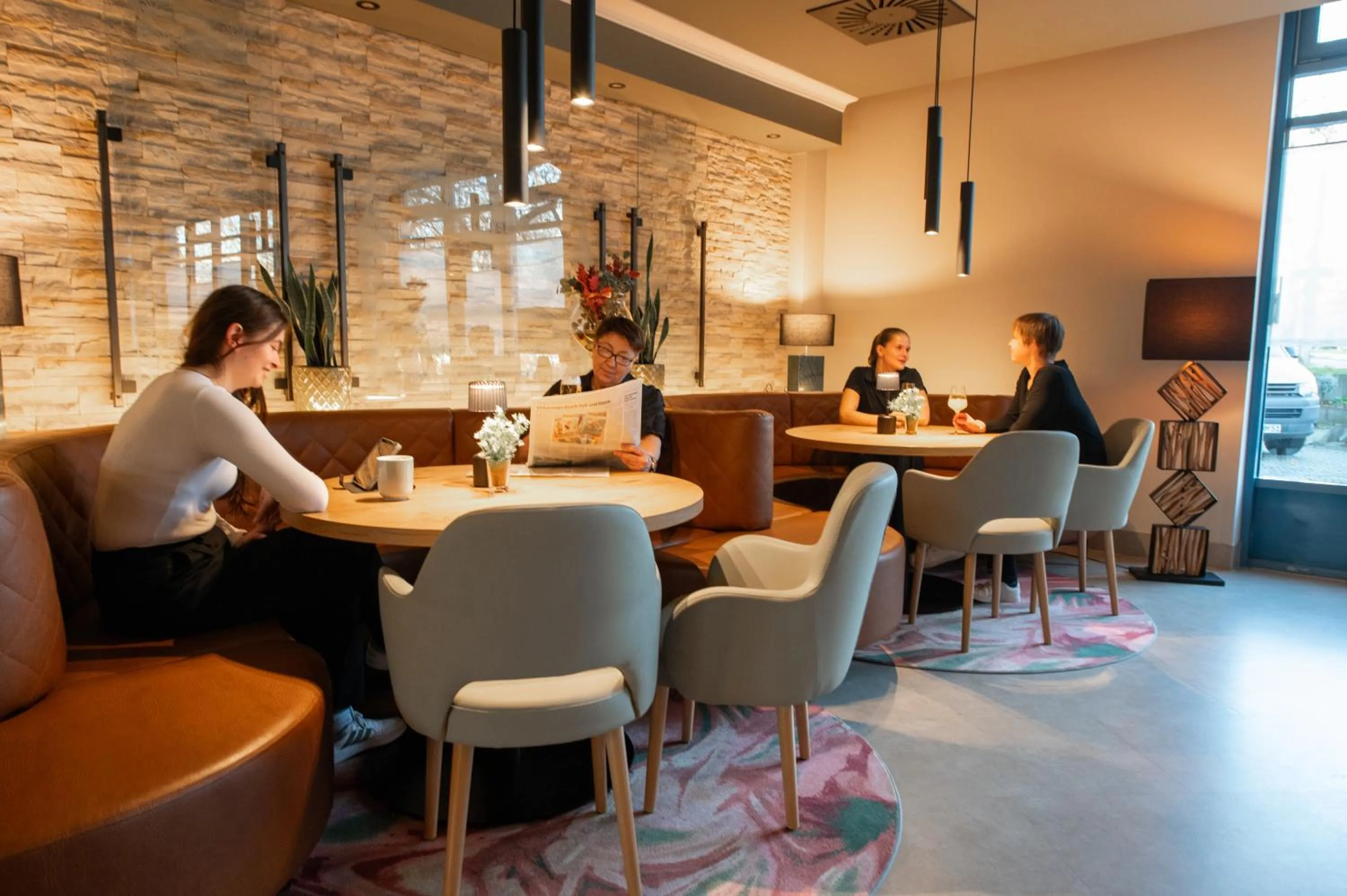 Restaurant/places to eat in City Park Hotel