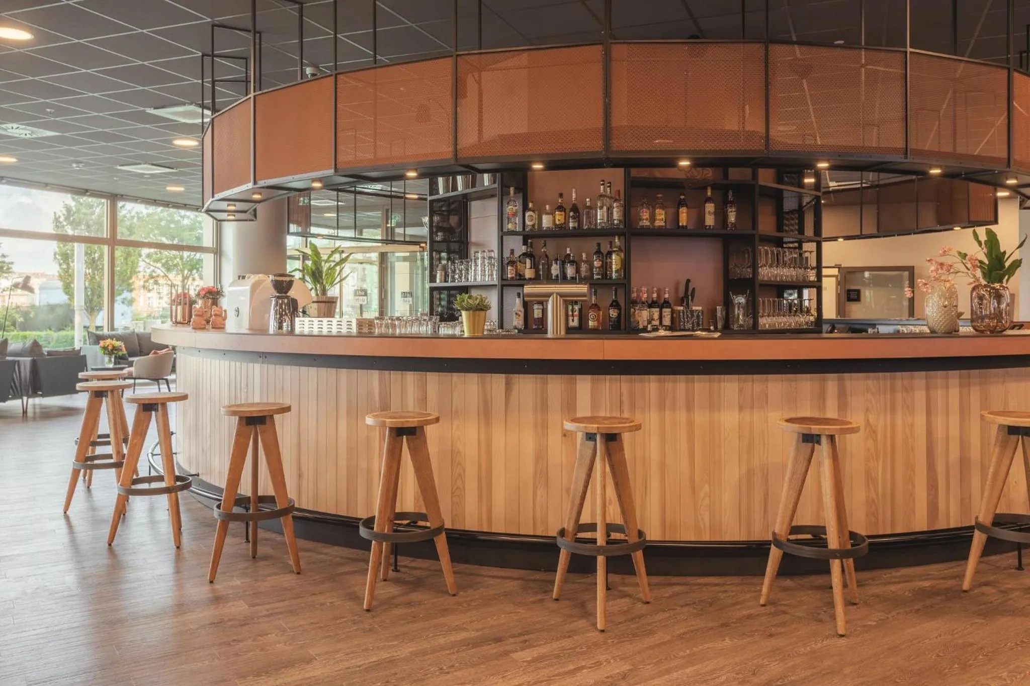 Lounge or bar in Holiday Inn - the niu Tab Dusseldorf Main Station by IHG