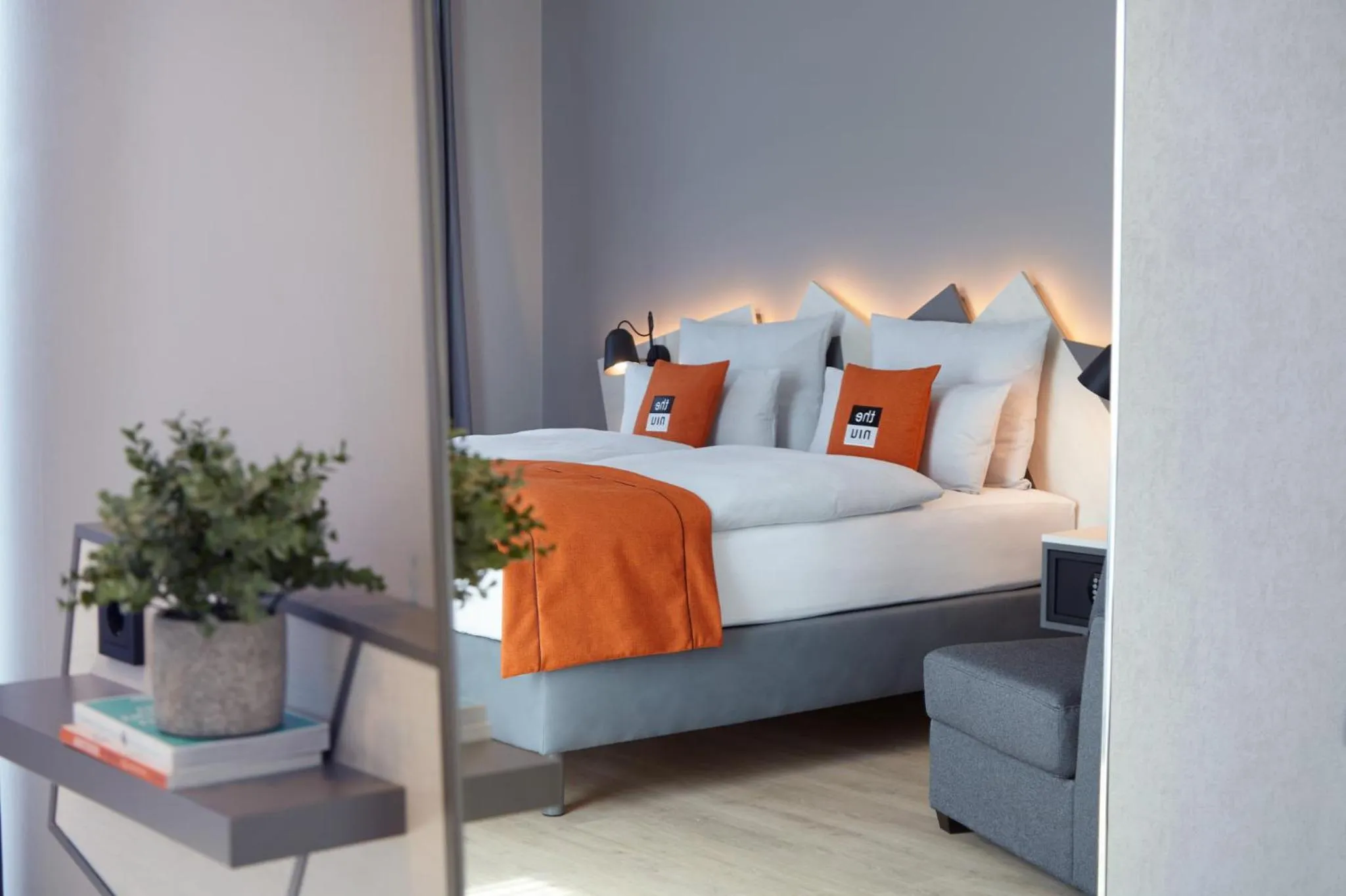 Photo of the whole room, Bed in Holiday Inn - the niu, Hub Dusseldorf Messe by IHG