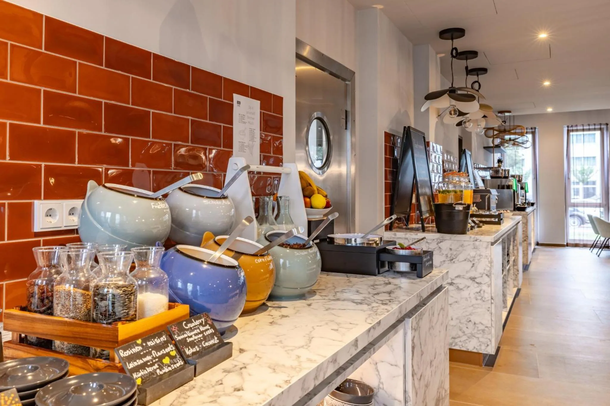 Restaurant/places to eat in Holiday Inn - the niu, Pax Berlin Airport by IHG