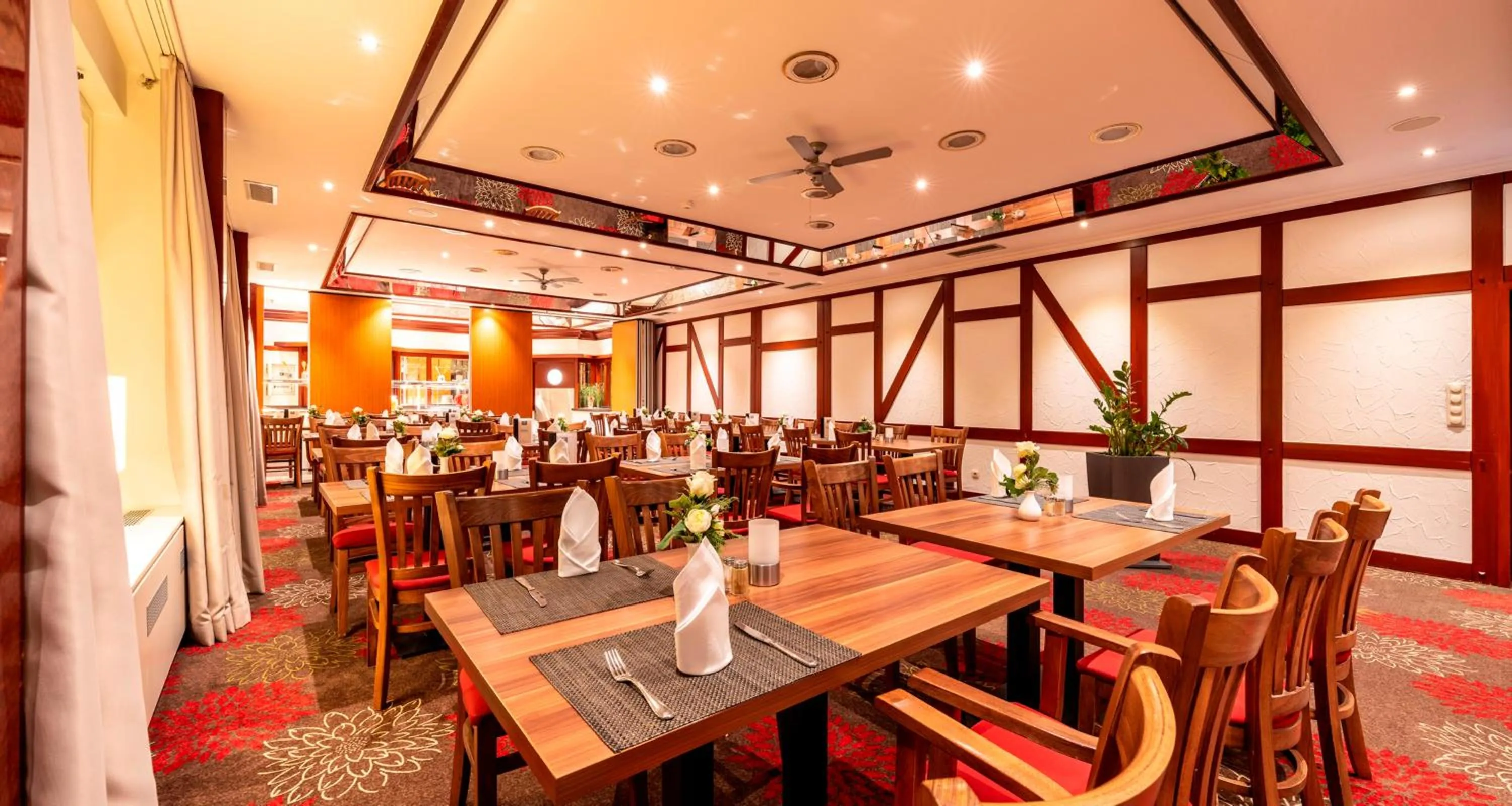 Restaurant/places to eat in PLAZA INN Goslar
