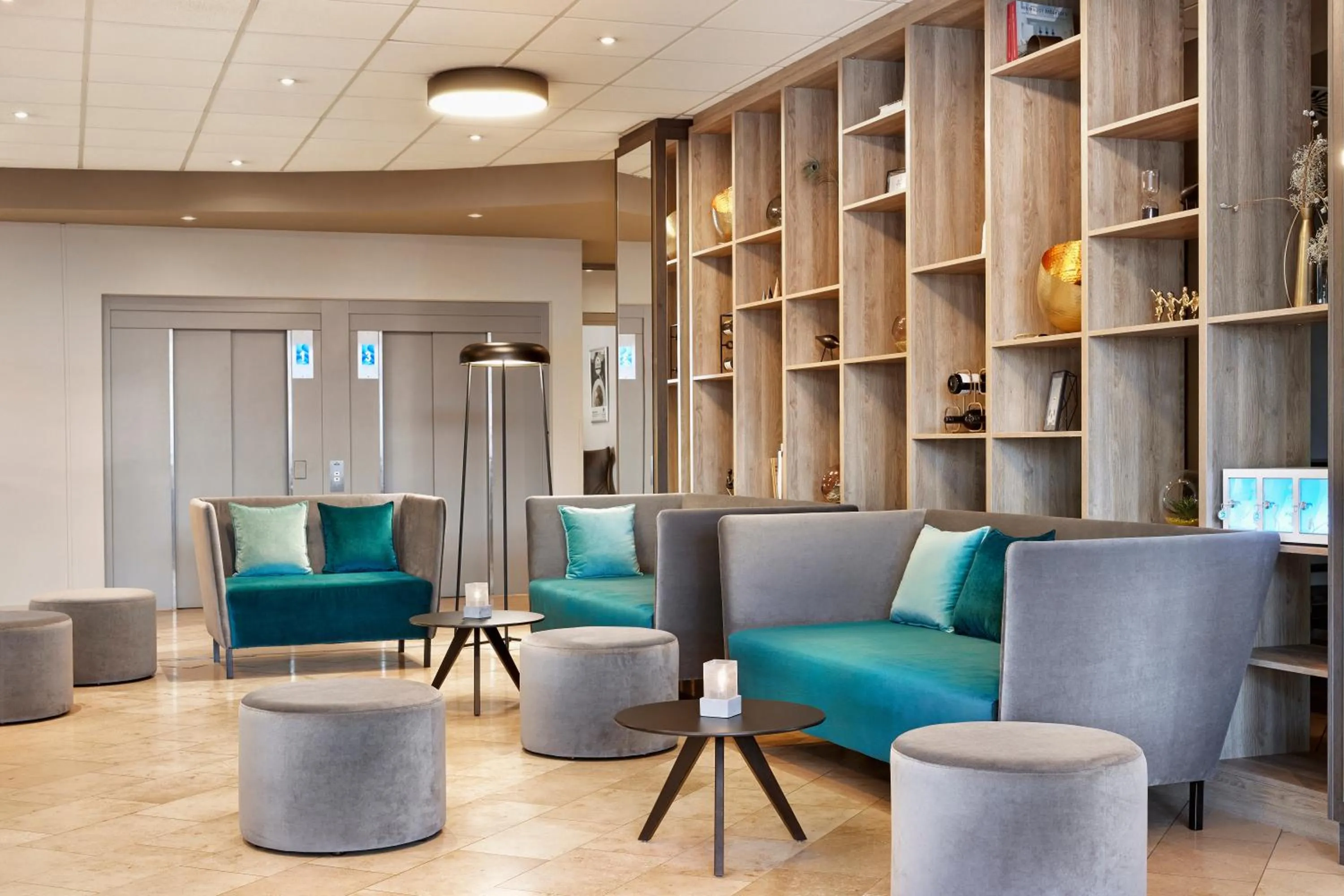 Lobby or reception in H+ Hotel Köln Brühl