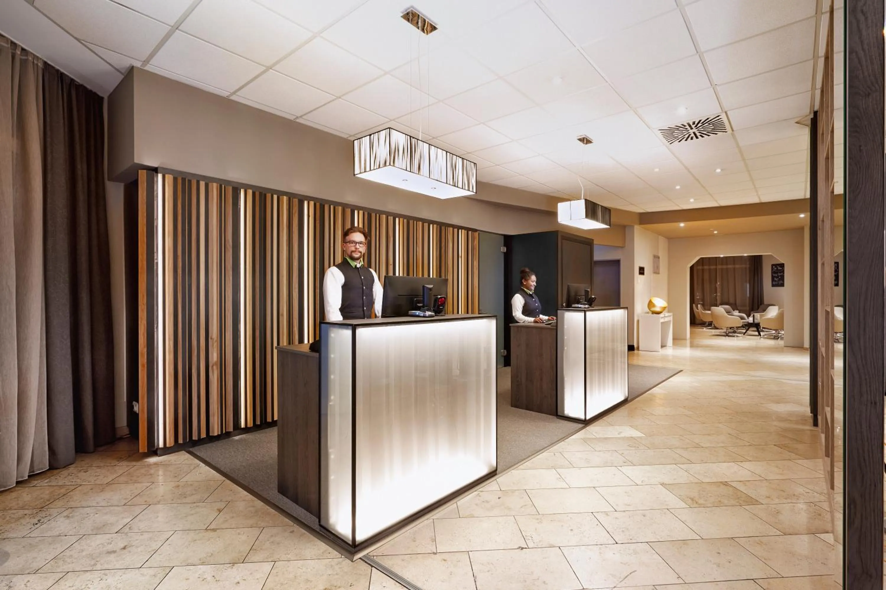 Lobby or reception in H+ Hotel Köln Brühl