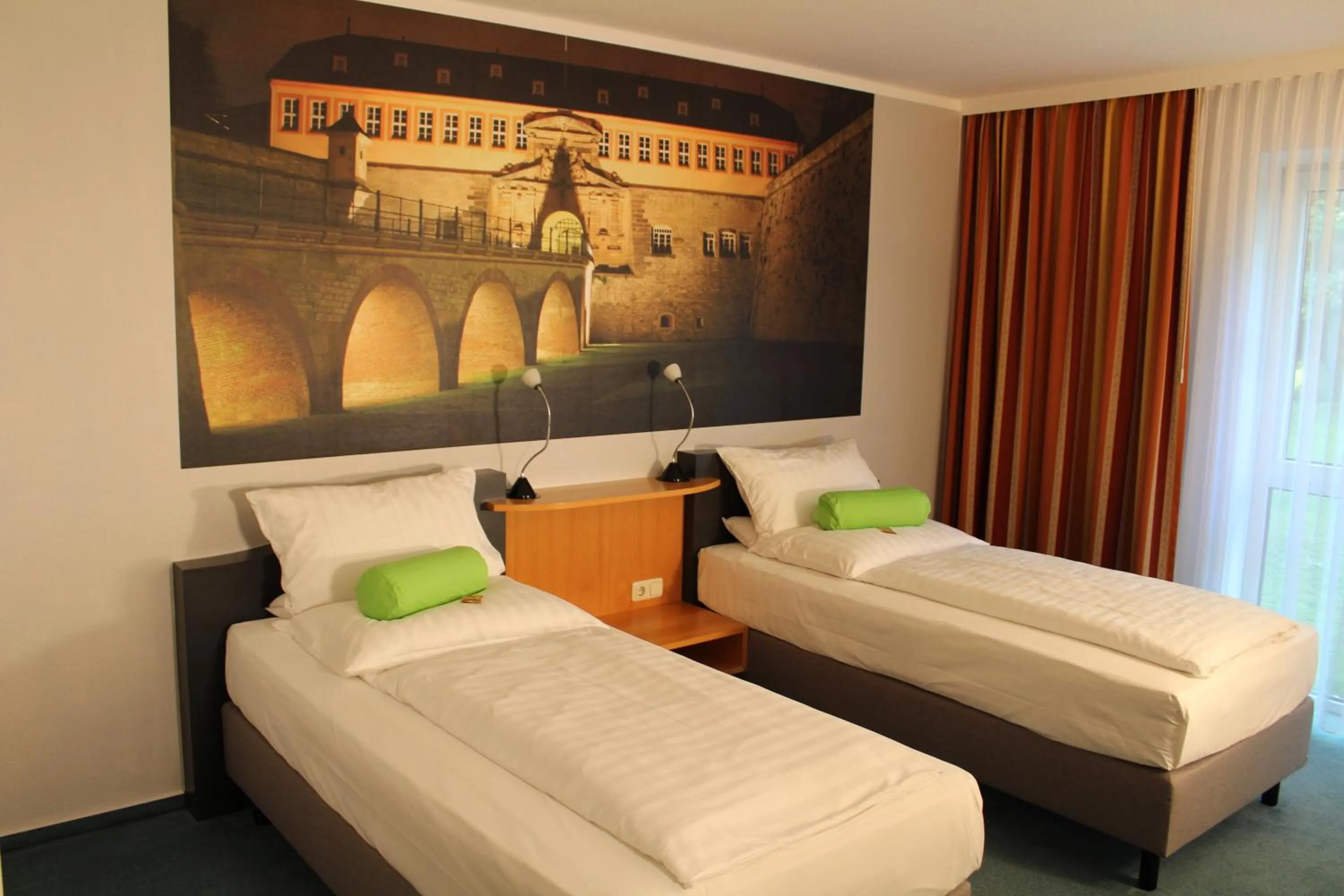 Bed in H+ Hotel Erfurt