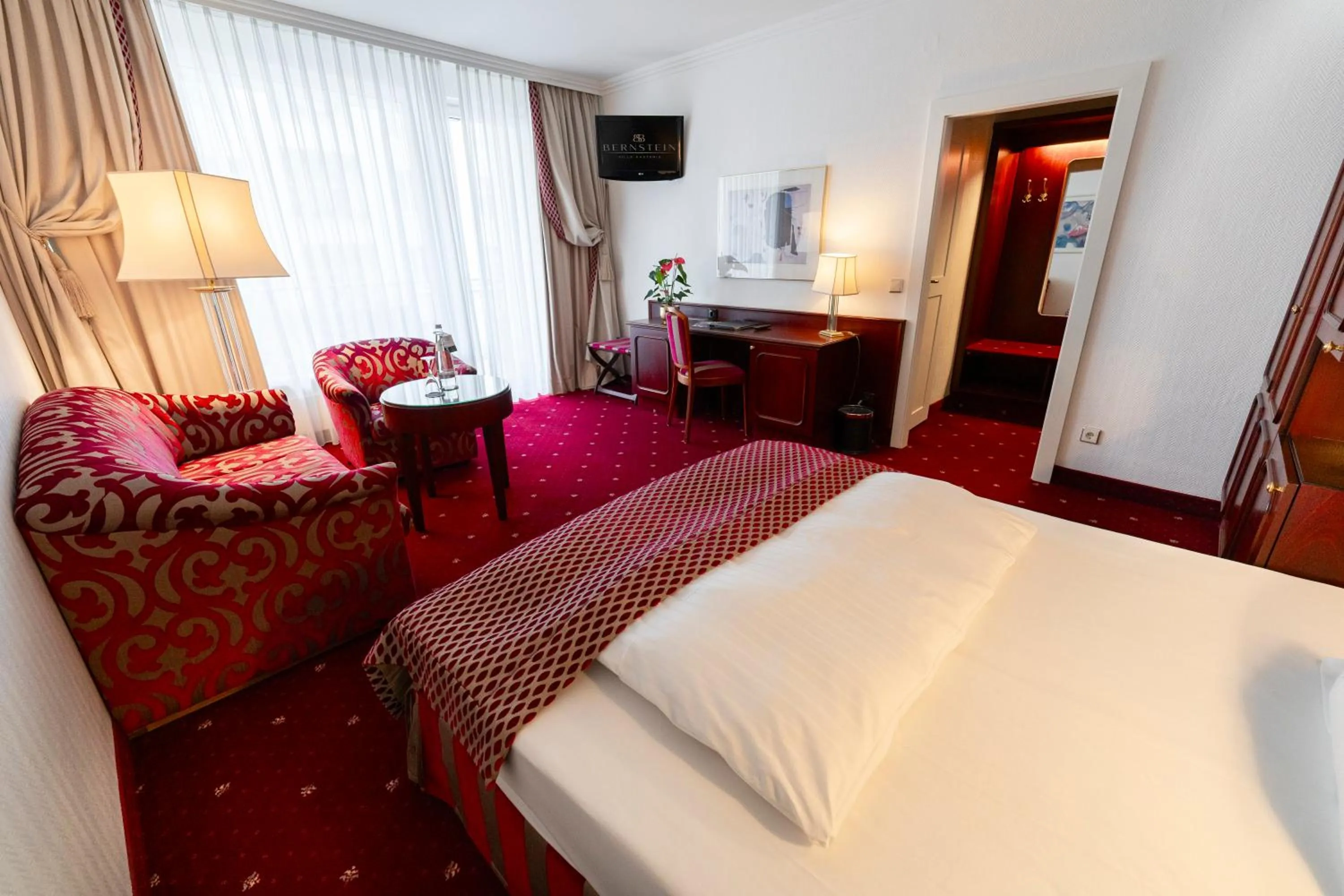 Bed in Bernstein Hotel Villa Kastania