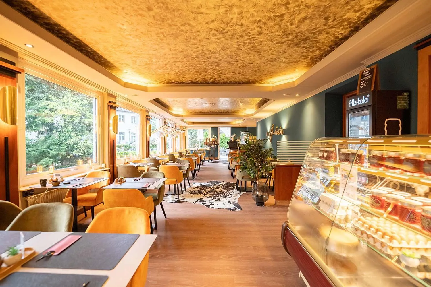 Restaurant/places to eat in Bernstein Hotel Villa Kastania