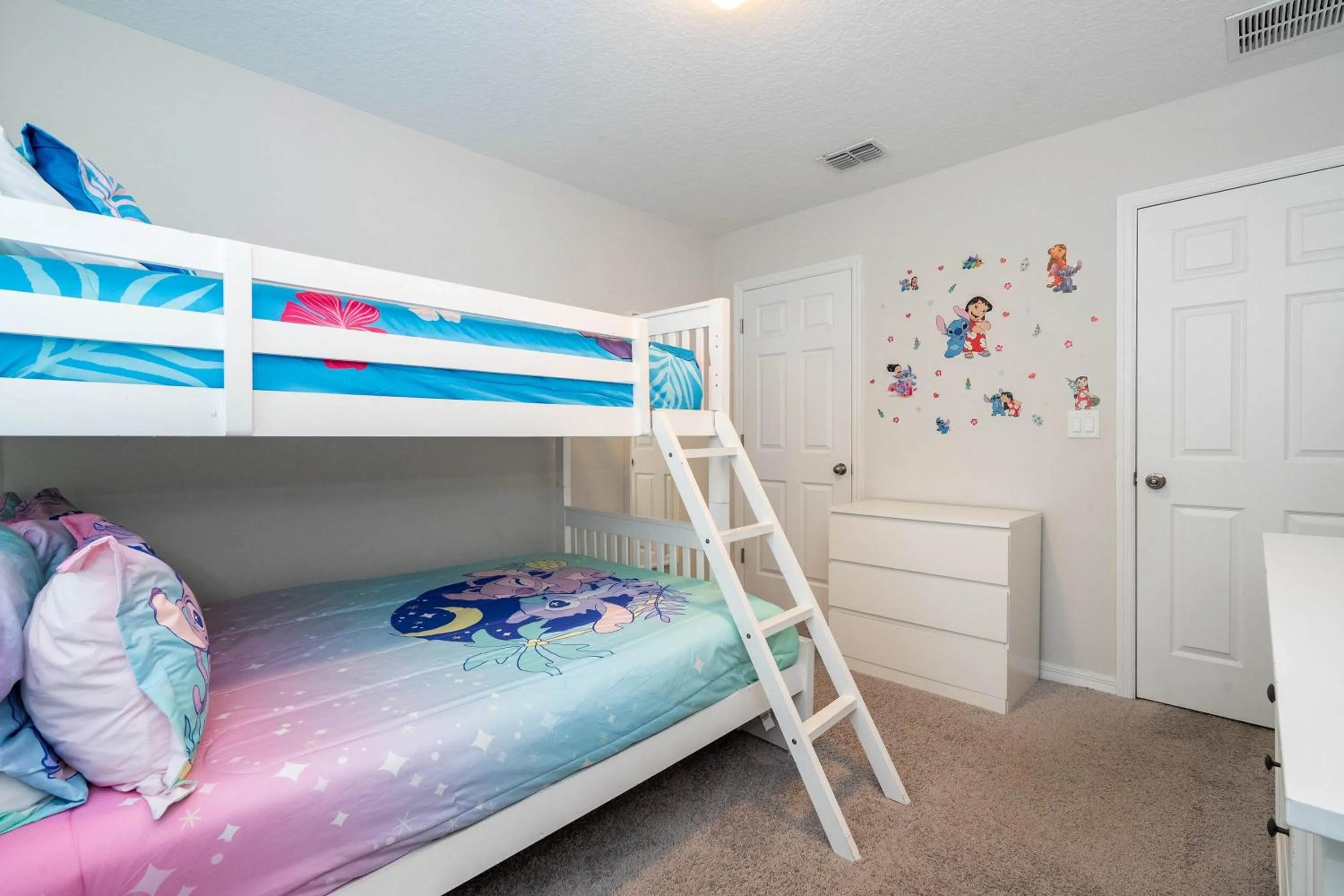 Bed in Family Friendly Four Bedroom w/ Pool @SolaraResort 1517