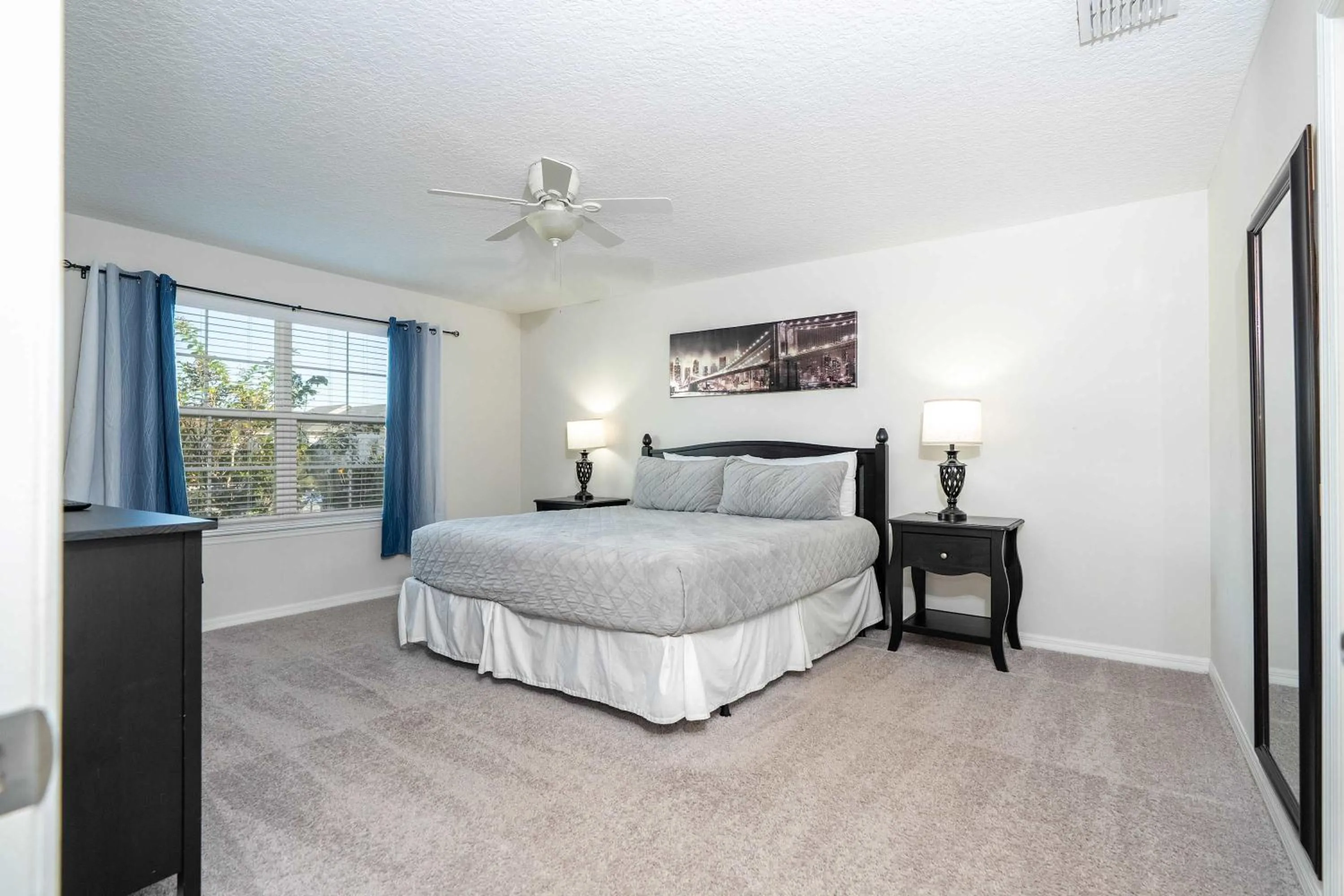 Bed in Family Friendly Four Bedroom w/ Pool @SolaraResort 1517