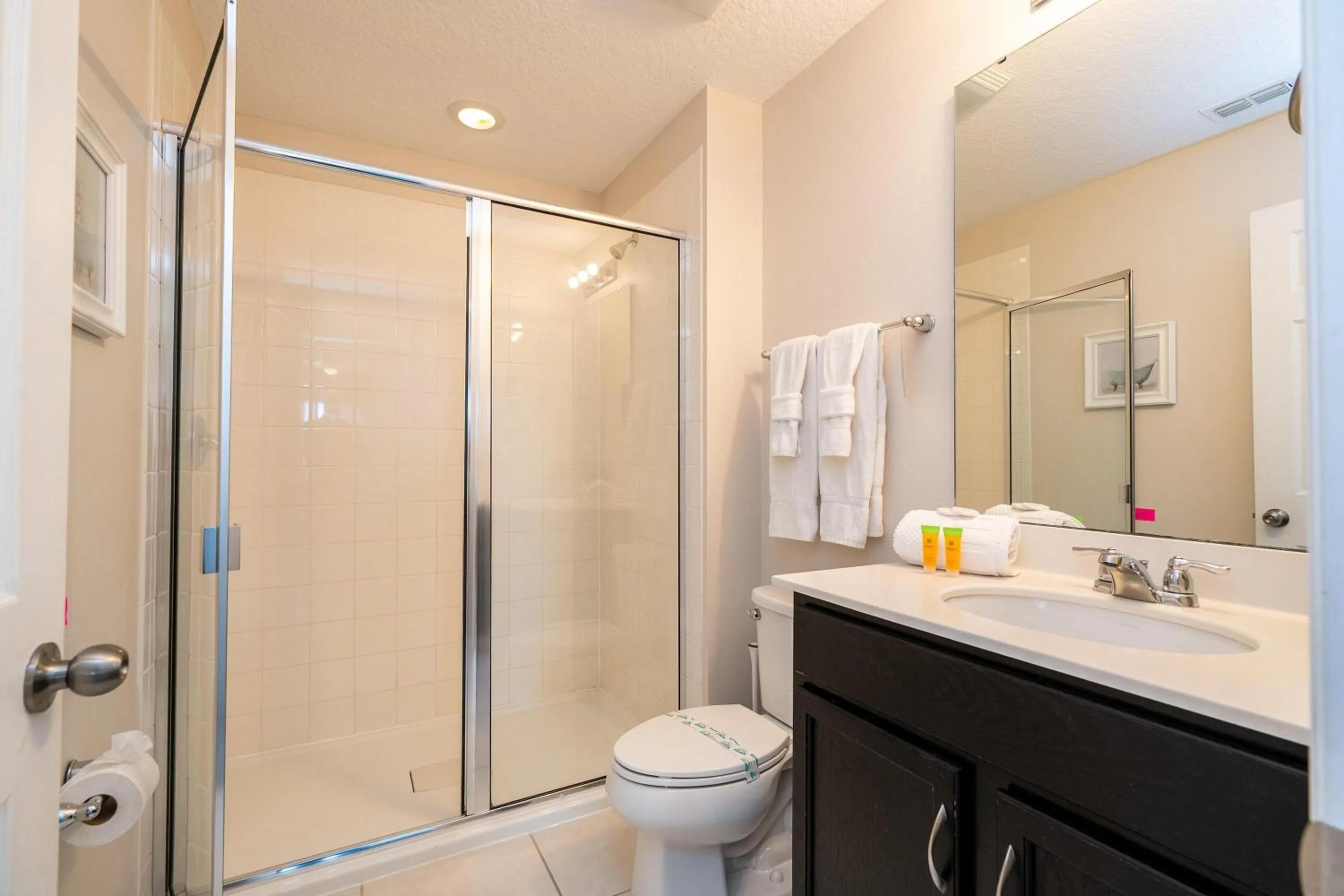 Family Friendly Four Bedroom w/ Pool @SolaraResort 1517