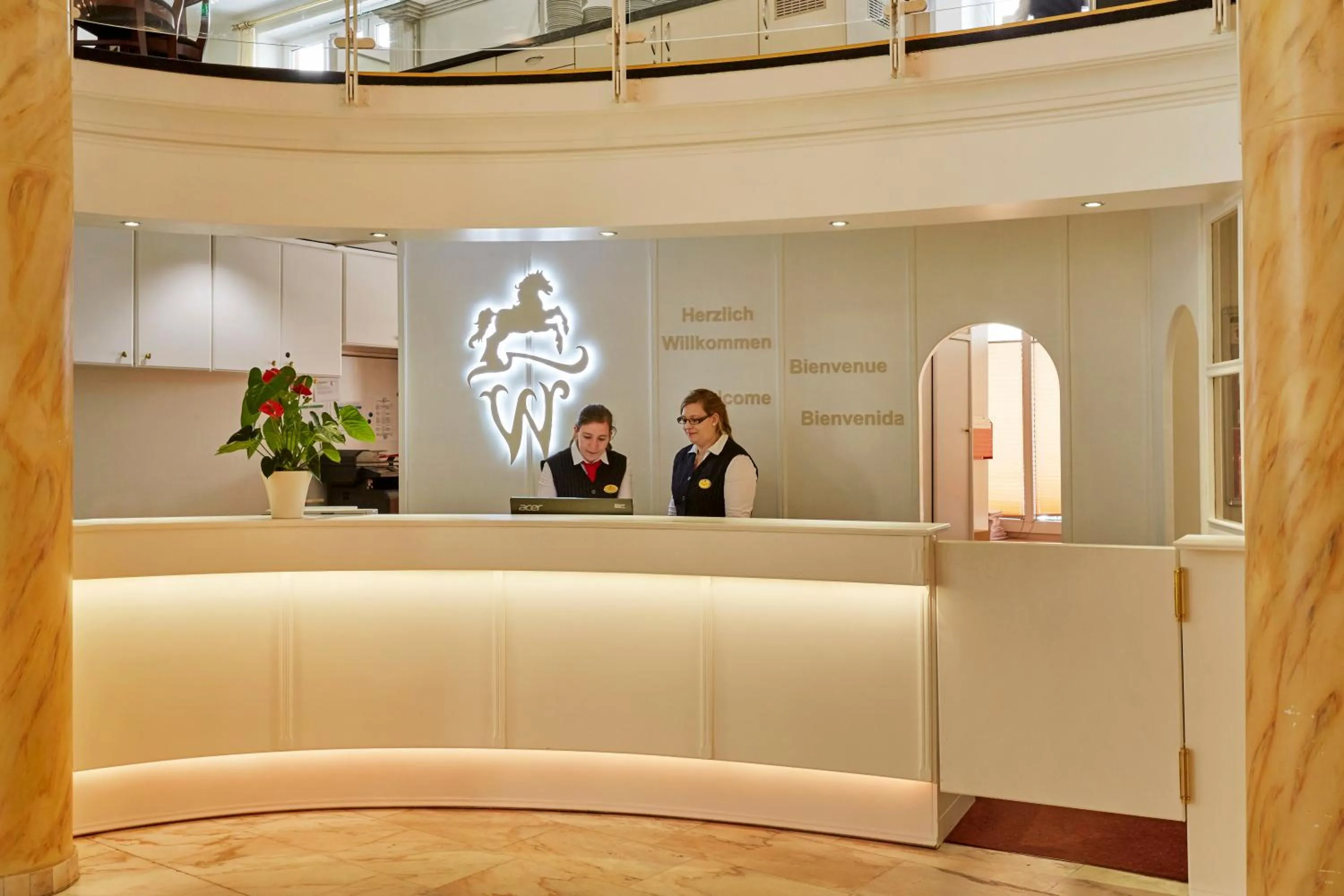 Lobby or reception in H+ Hotel Stade Herzog Widukind