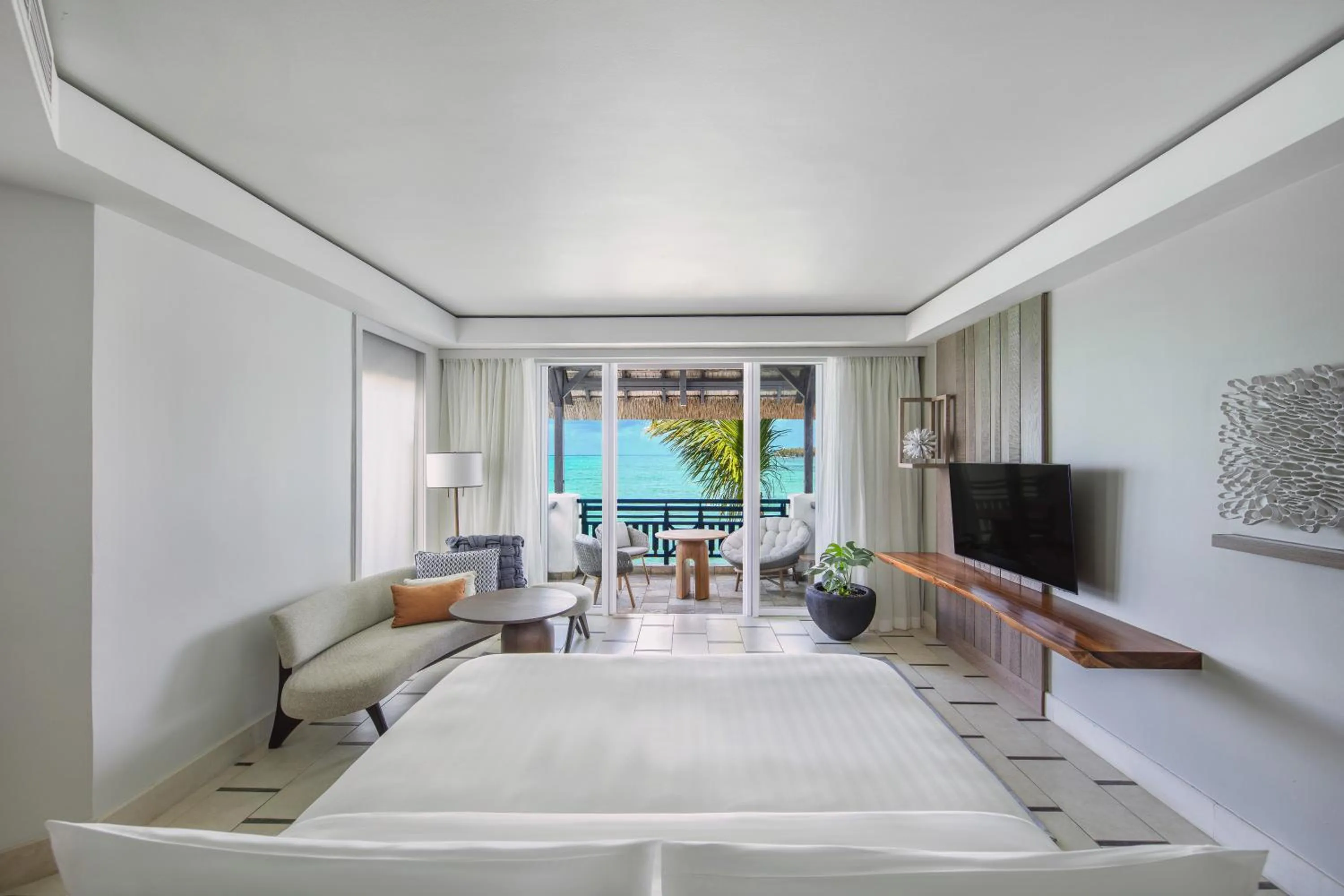 Bed in Shangri-La Le Touessrok, Mauritius