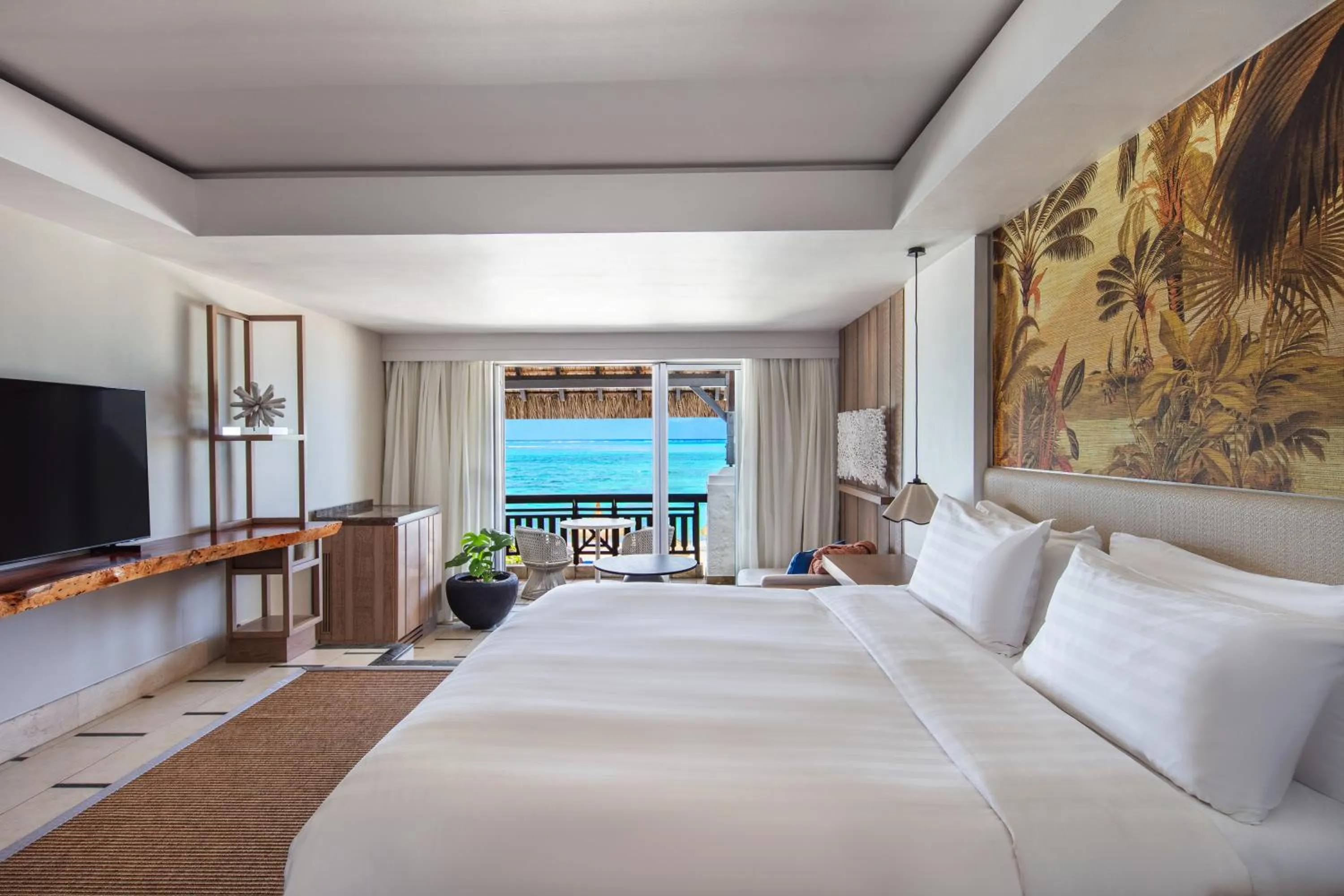 Bed in Shangri-La Le Touessrok, Mauritius