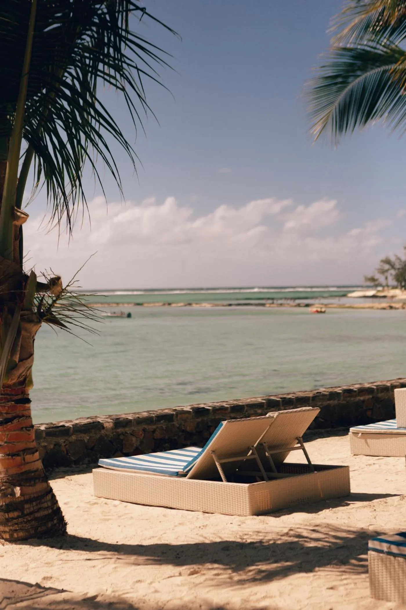 Beach in Ambre - Adults only