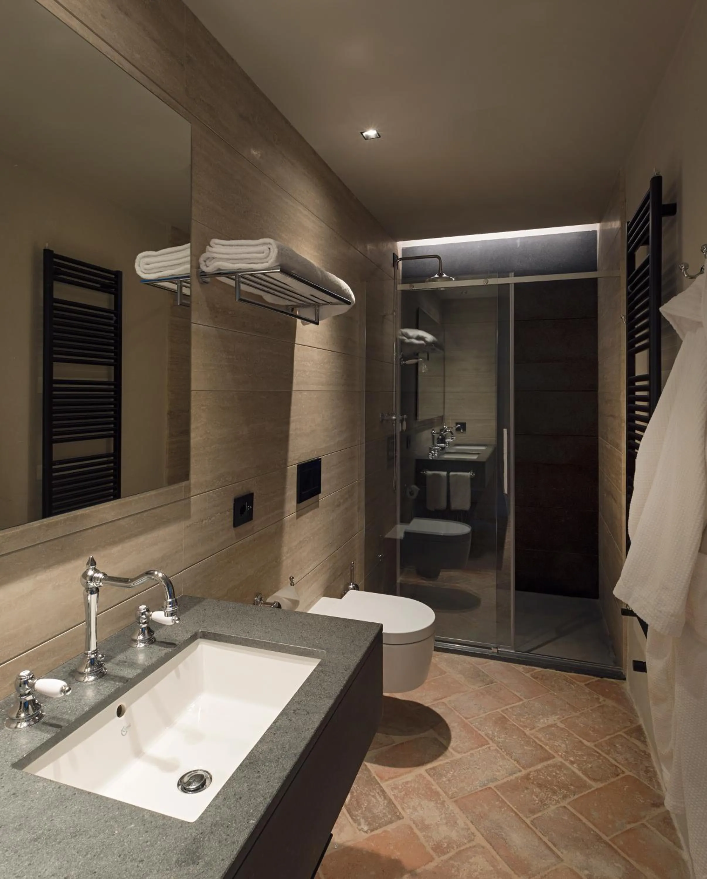 Bathroom in Rastrello