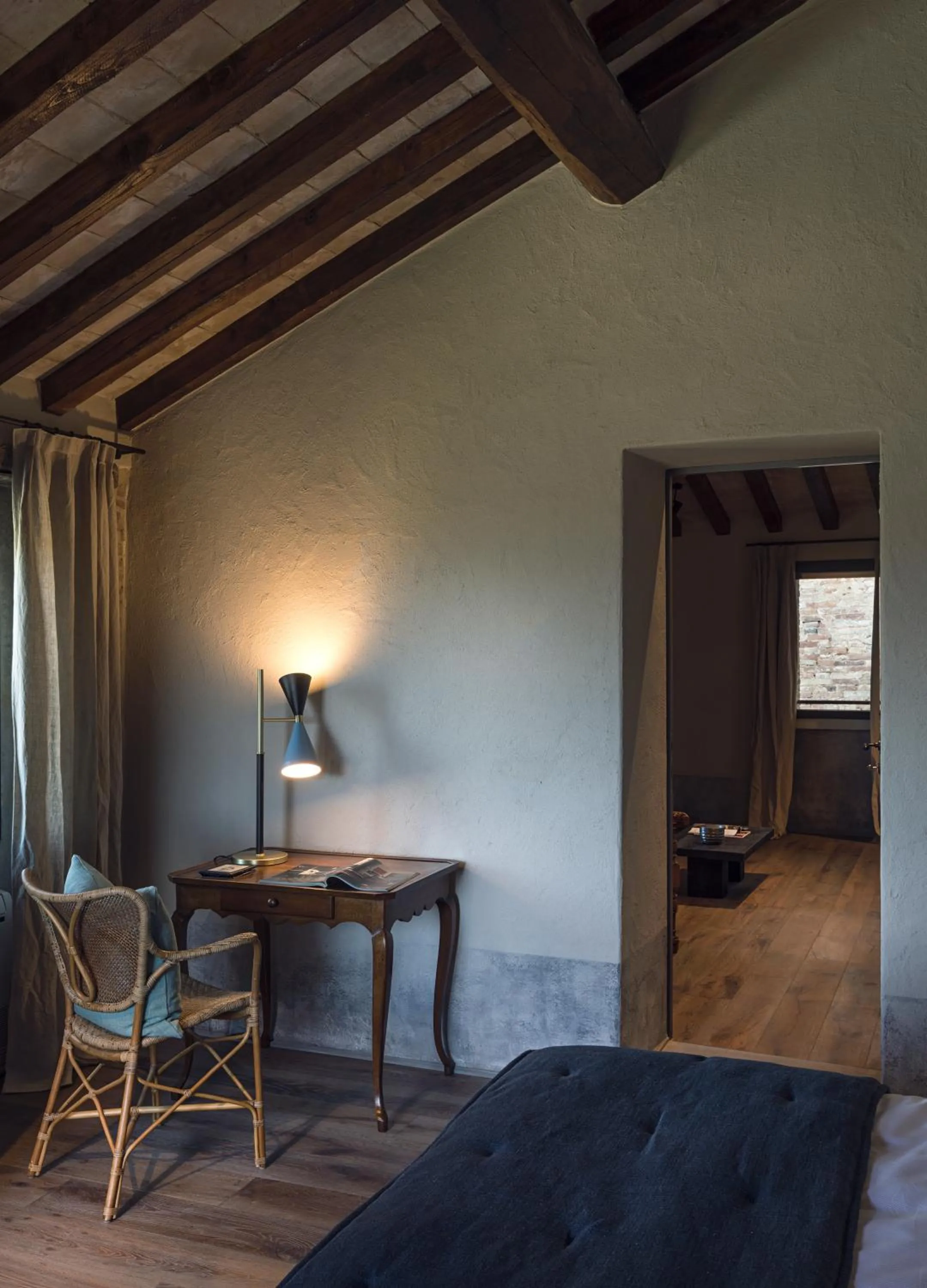 Bedroom, Bed in Rastrello