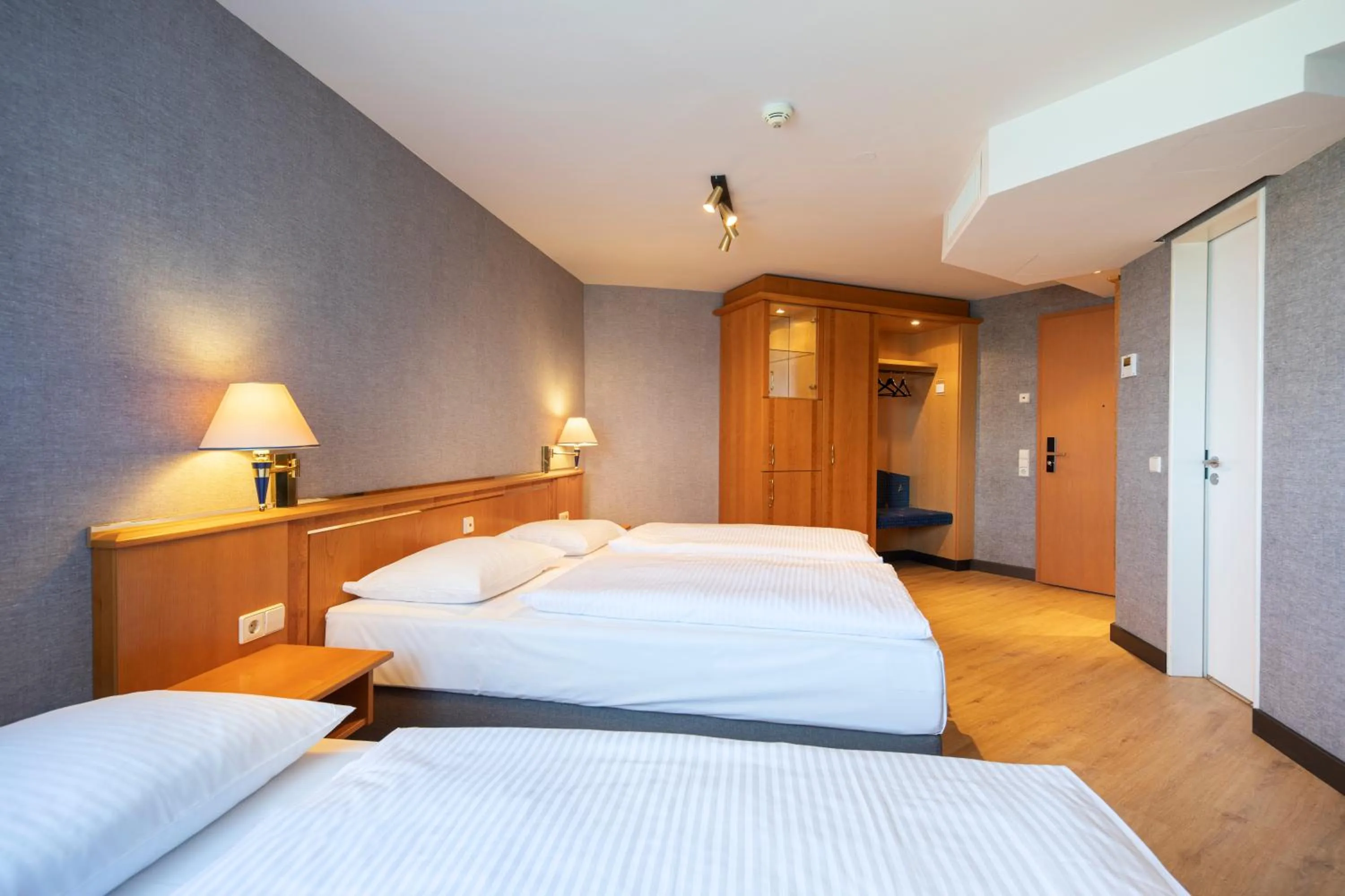 Bedroom, Bed in ACHAT Hotel Magdeburg