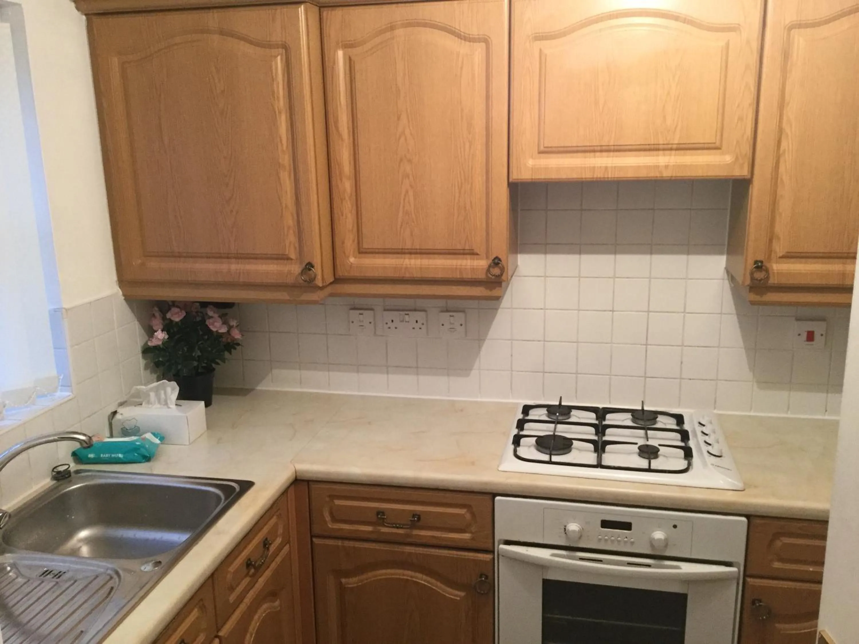 Kitchen or kitchenette in Quiet Residential Area Within Easy Reach Of Town