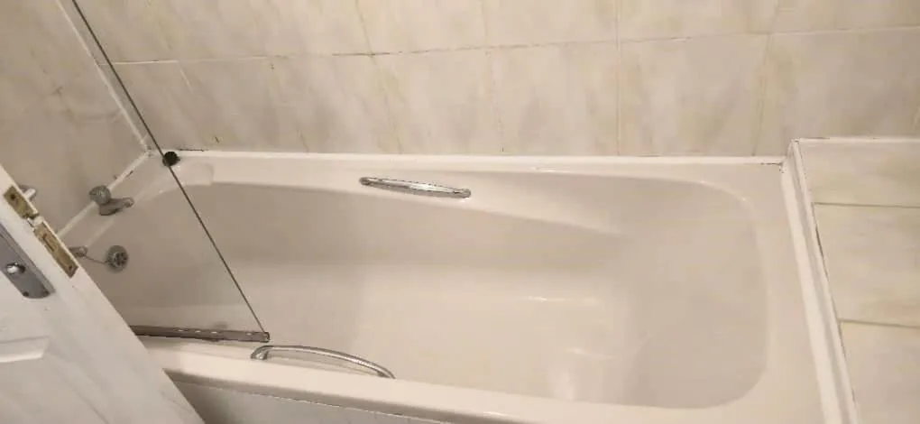 Bathroom in Quiet Residential Area Within Easy Reach Of Town