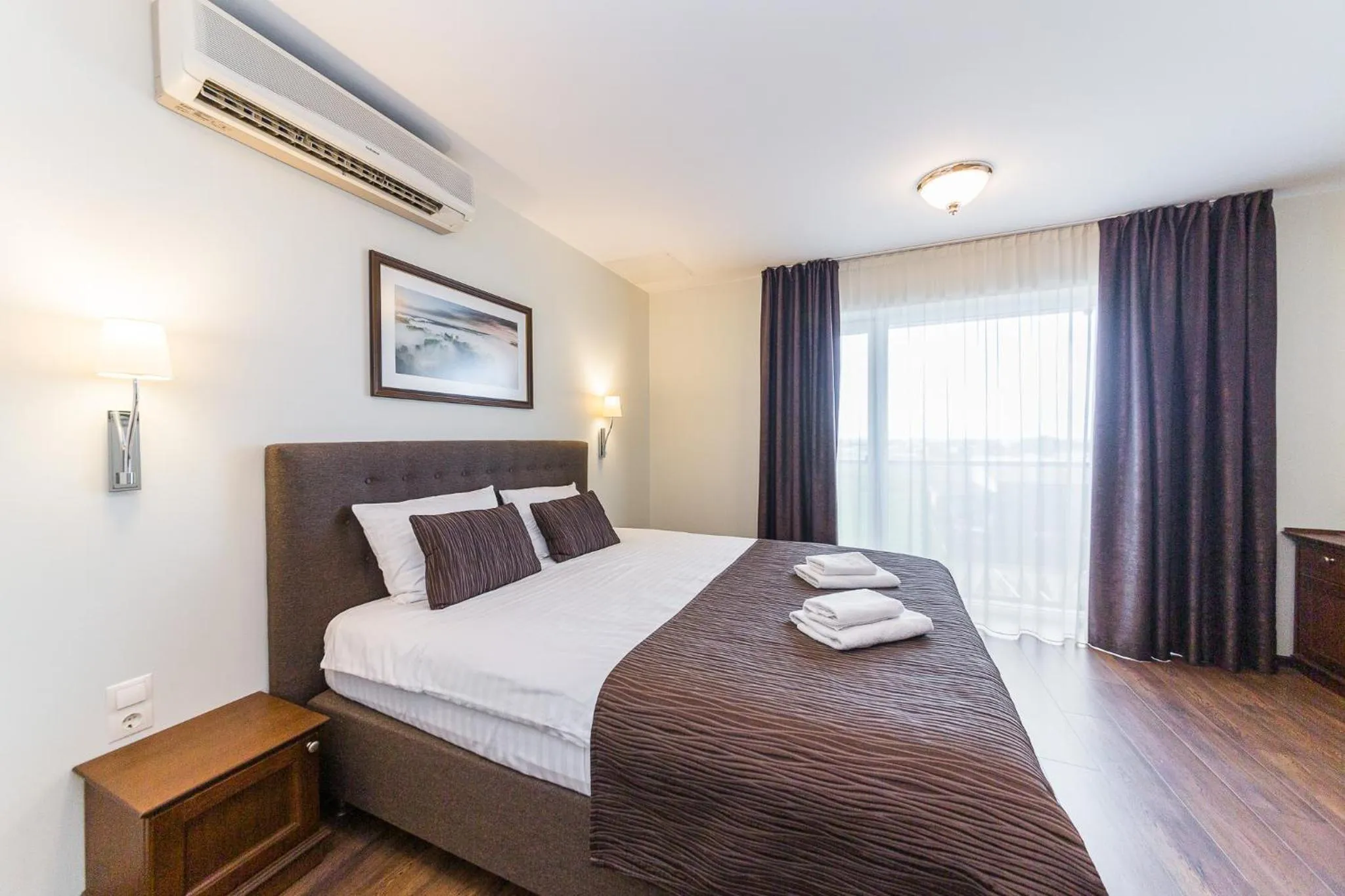 Bed in Motel Panorama