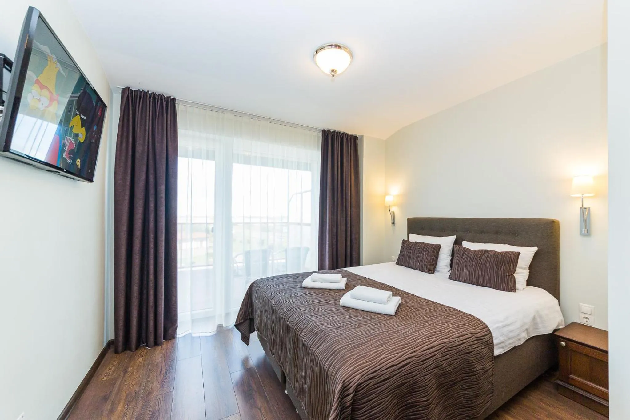 Bed in Motel Panorama