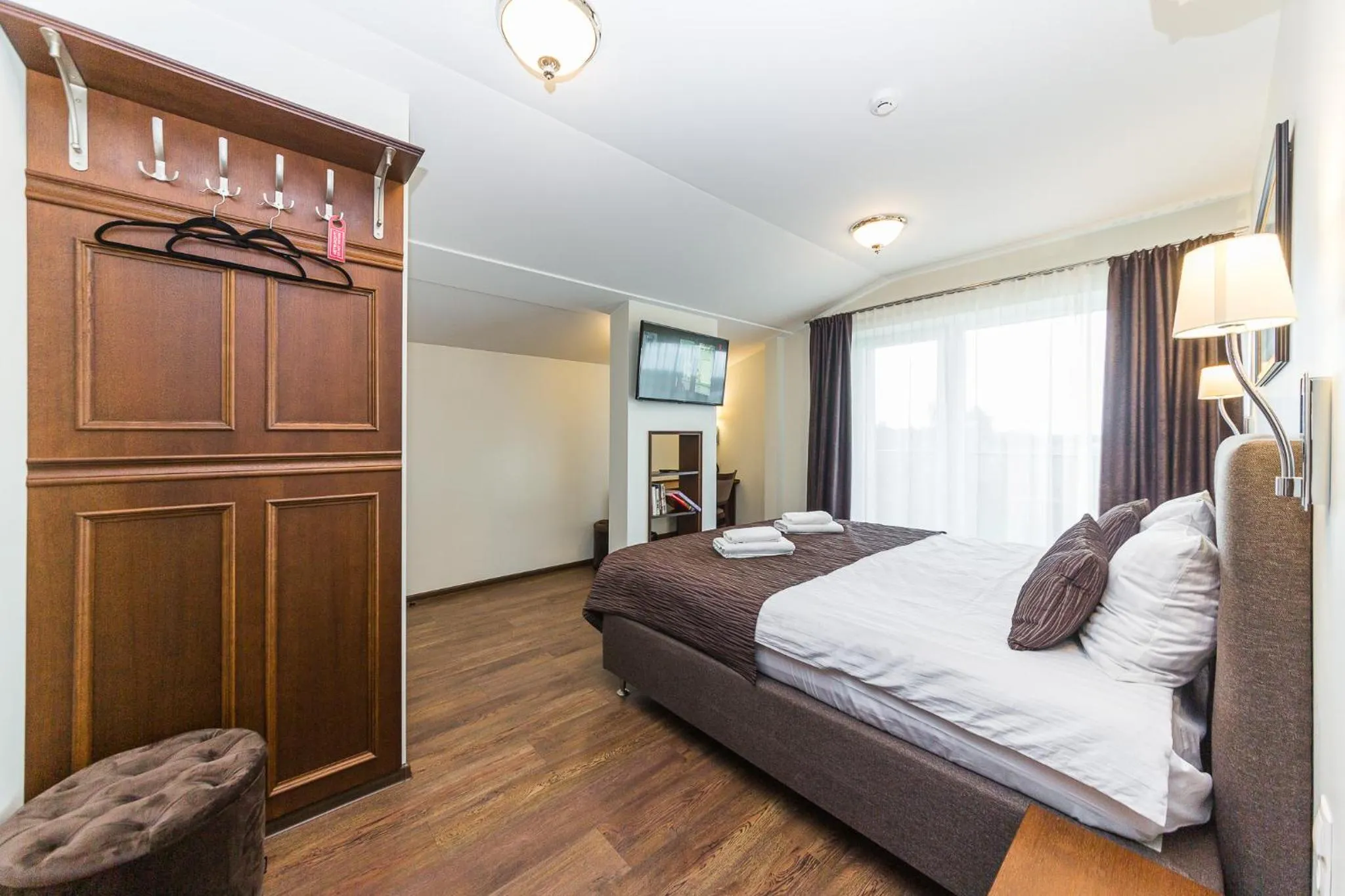 Bed in Motel Panorama