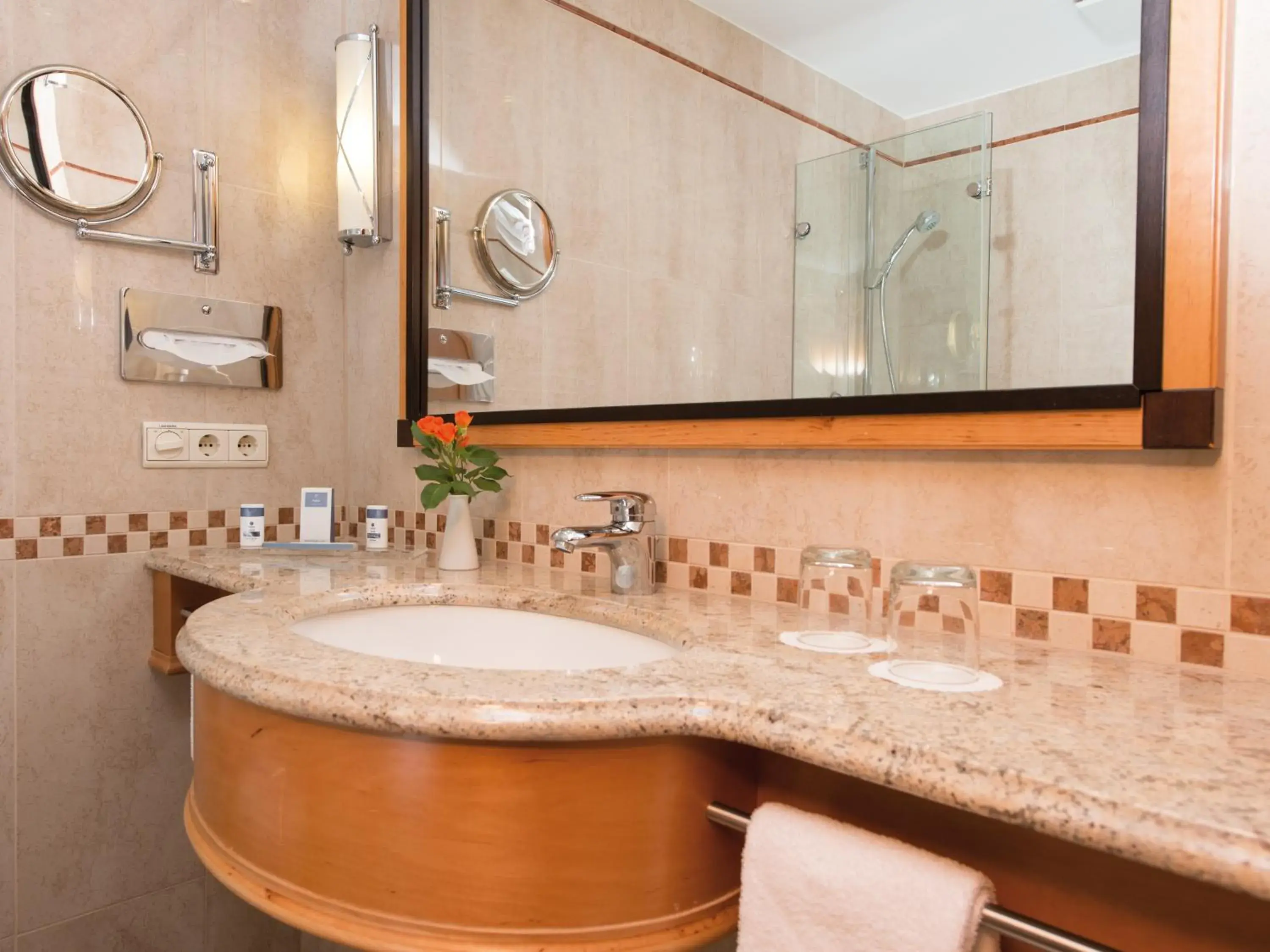 Double Room with Land View and Balcony or Terrace - single occupancy in A-ROSA Ostseehotel Kühlungsborn Double Room with Land View and Balcony or Terrace - single occupancy in A-ROSA Ostseehotel Kühlungsborn